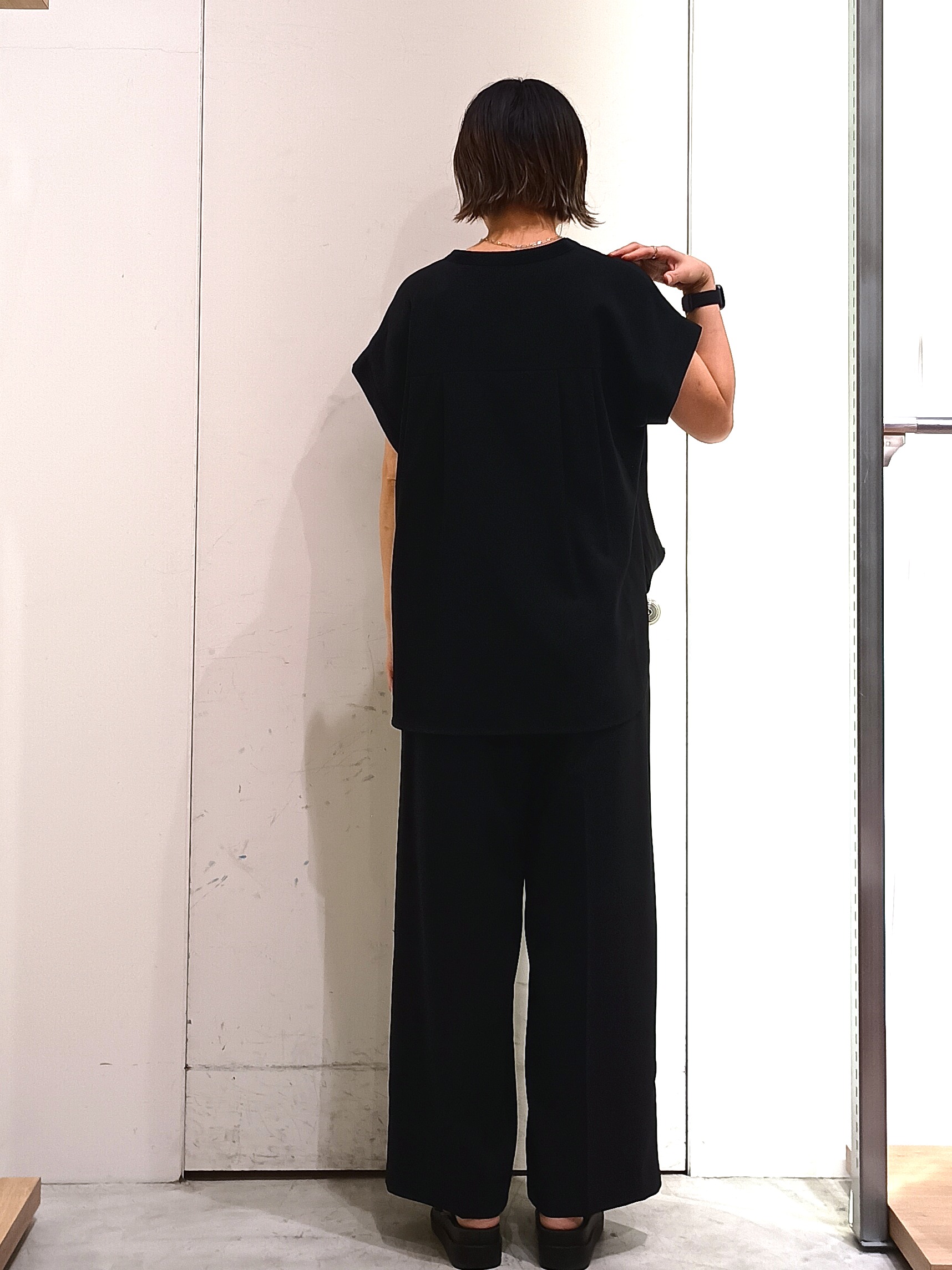 shinkoさんの「OPAQUE.CLIP｜【ストレッチ／防シワ／洗濯機OK】スキッパーブラウス《SS～LL／5col／セットアップ可》」を使ったコーディネート