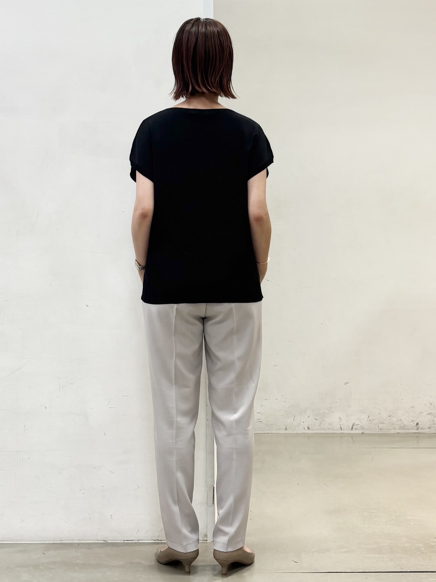 fujiさんの「THE SHOP TK｜【S-XL/ひんやりタッチ】多機能フレンチスリーブニット 洗濯機OK/UVケア/毛玉になりにくい」を使ったコーディネート