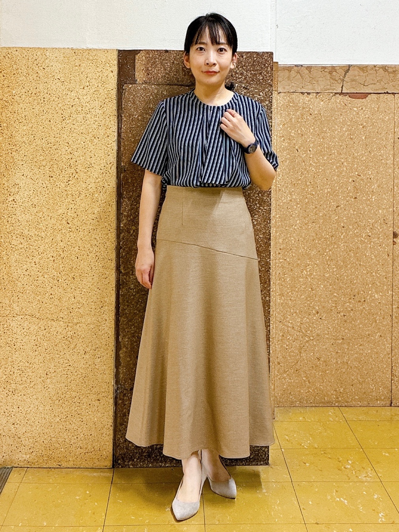 hattoriさんの「INDIVI｜【洗える／UVケア】ストライプ柄＆無地 ボウタイ風 半袖ブラウス」を使ったコーディネート