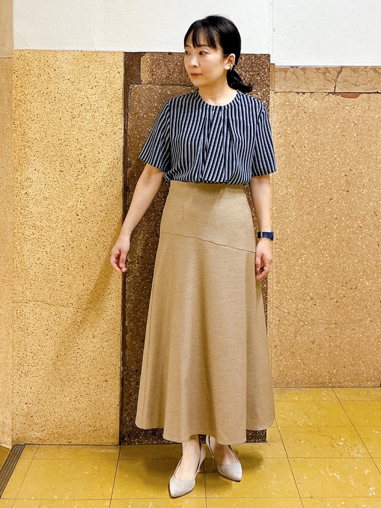 hattoriさんの「INDIVI｜【洗える／UVケア】ストライプ柄＆無地 ボウタイ風 半袖ブラウス」を使ったコーディネート