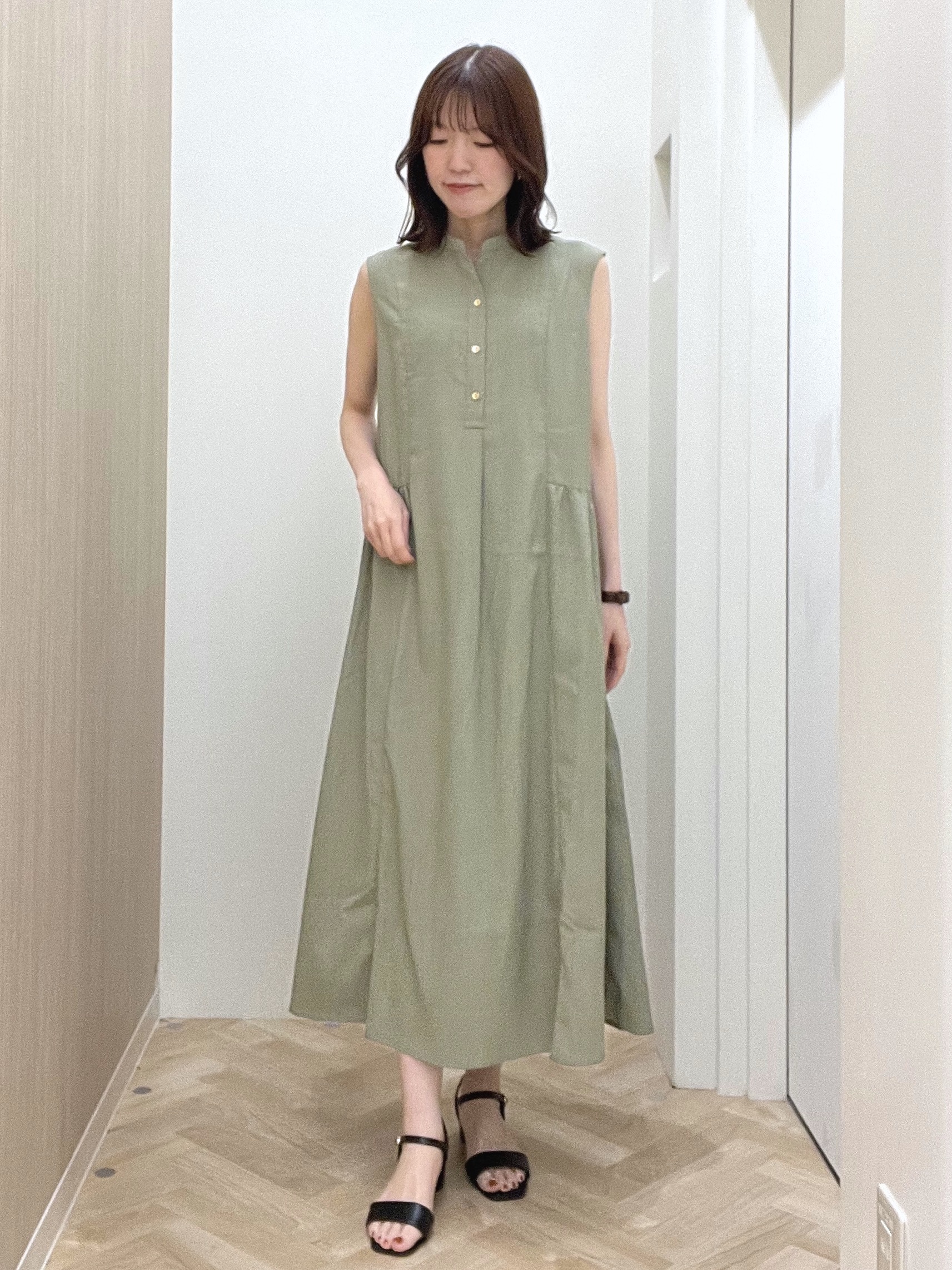 おまつさんの「grove｜【低身長さんも選べる着丈・洗濯機◎】テントラインワンピース」を使ったコーディネート