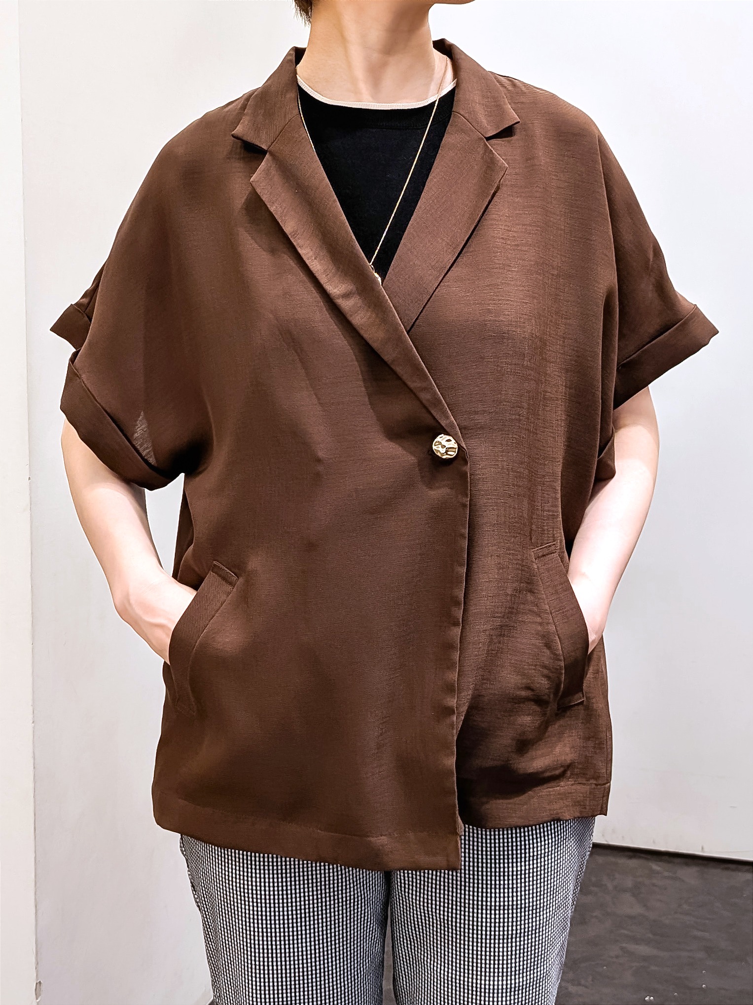 やまちゃんさんの「grove｜【洗濯機OK・ひんやり/SETUP可】シワになりにくいハーフスリーブジャケット」を使ったコーディネート
