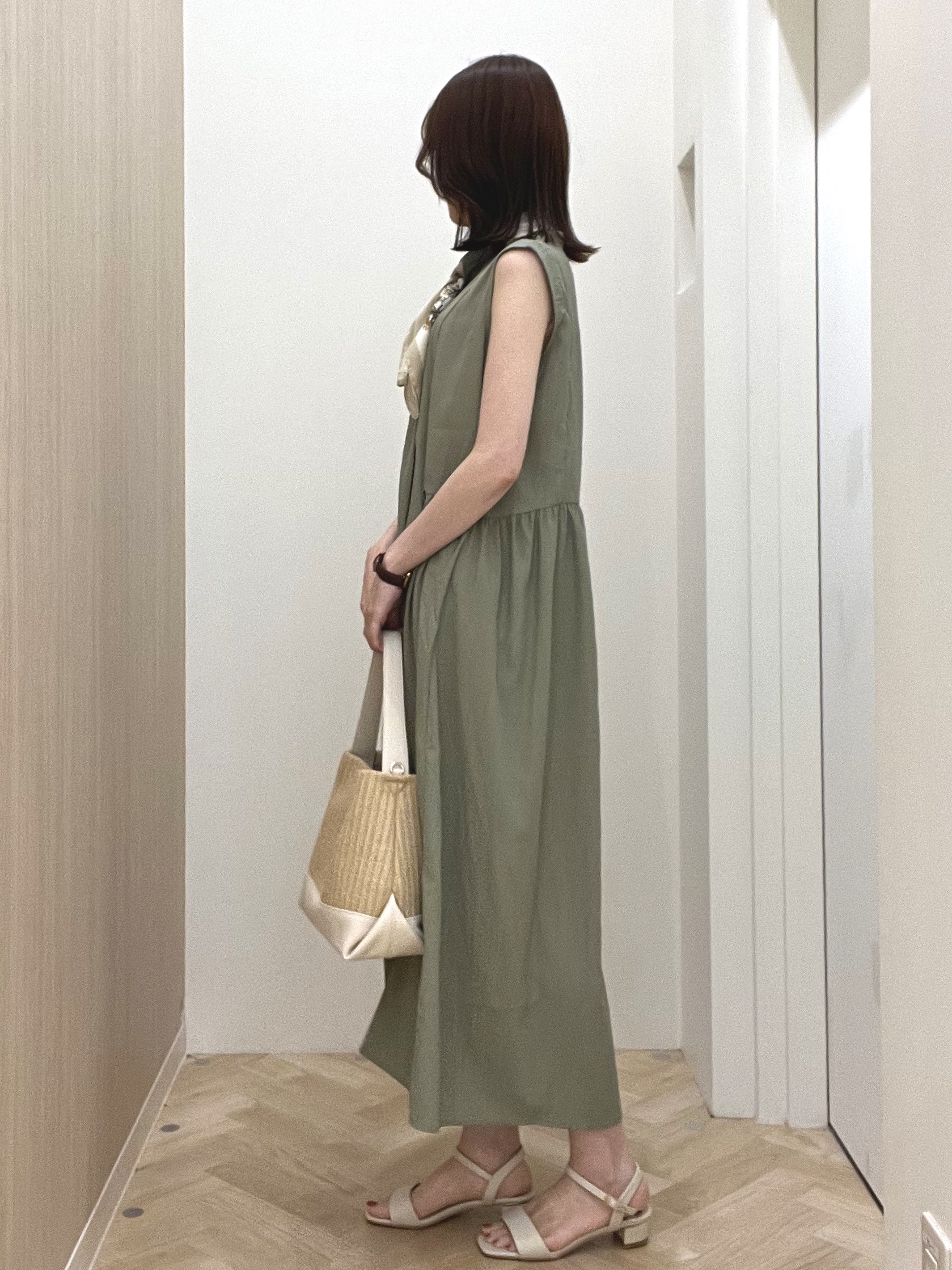  おまつさんの「grove｜【低身長さんも選べる着丈・洗濯機◎】テントラインワンピース」を使ったコーディネート