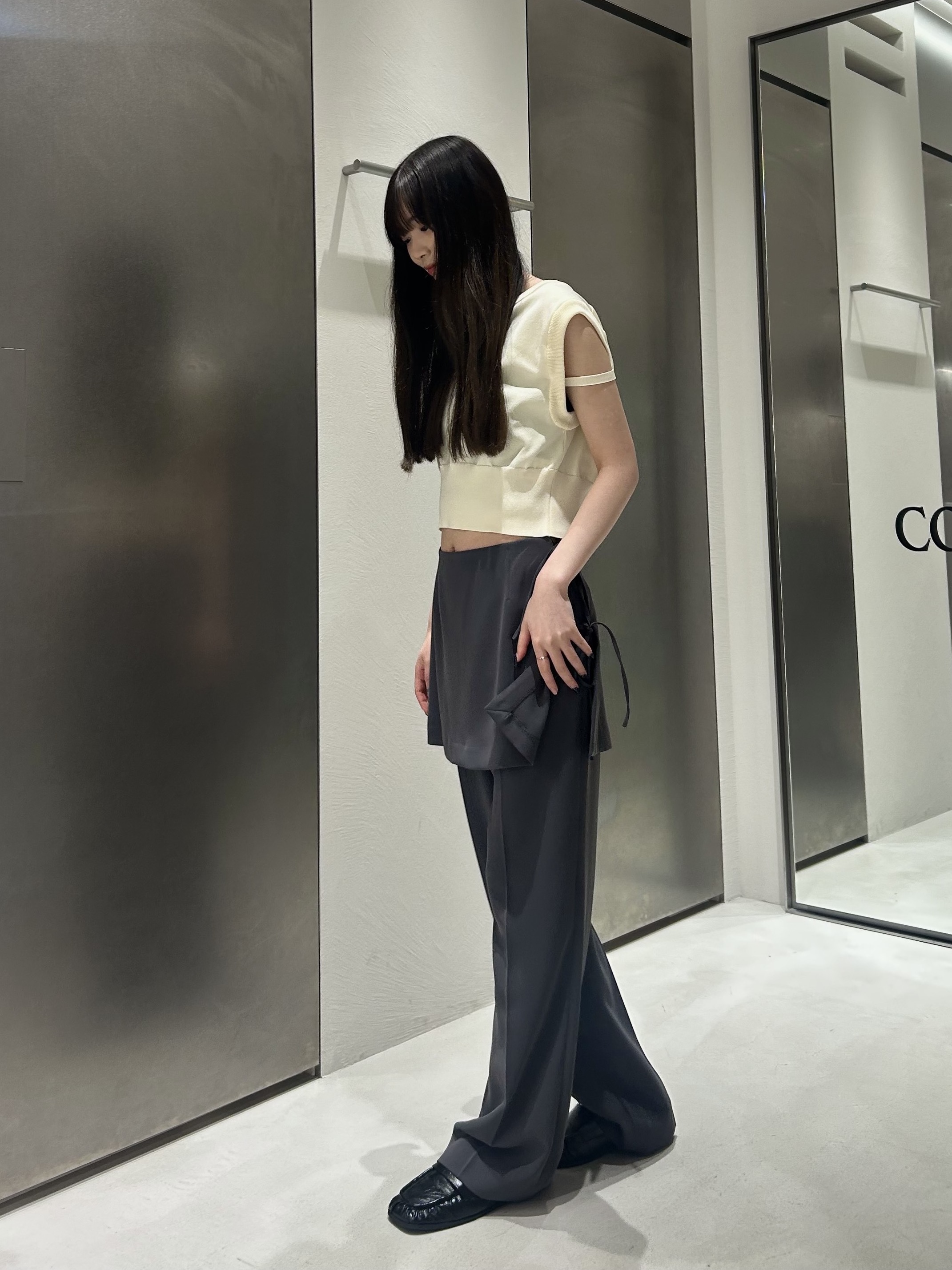 miniさんの「CODE A｜design short vest」を使ったコーディネート