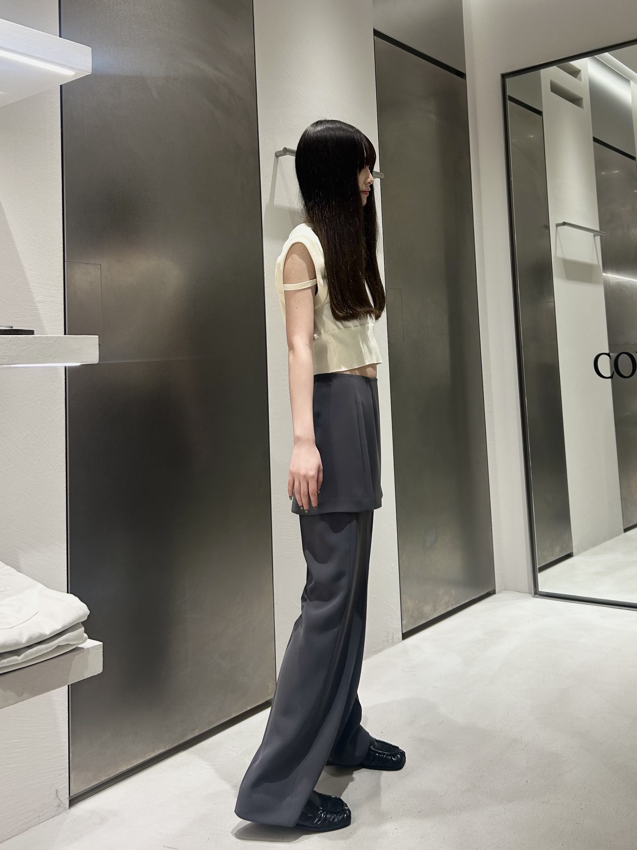 miniさんの「CODE A｜design short vest」を使ったコーディネート