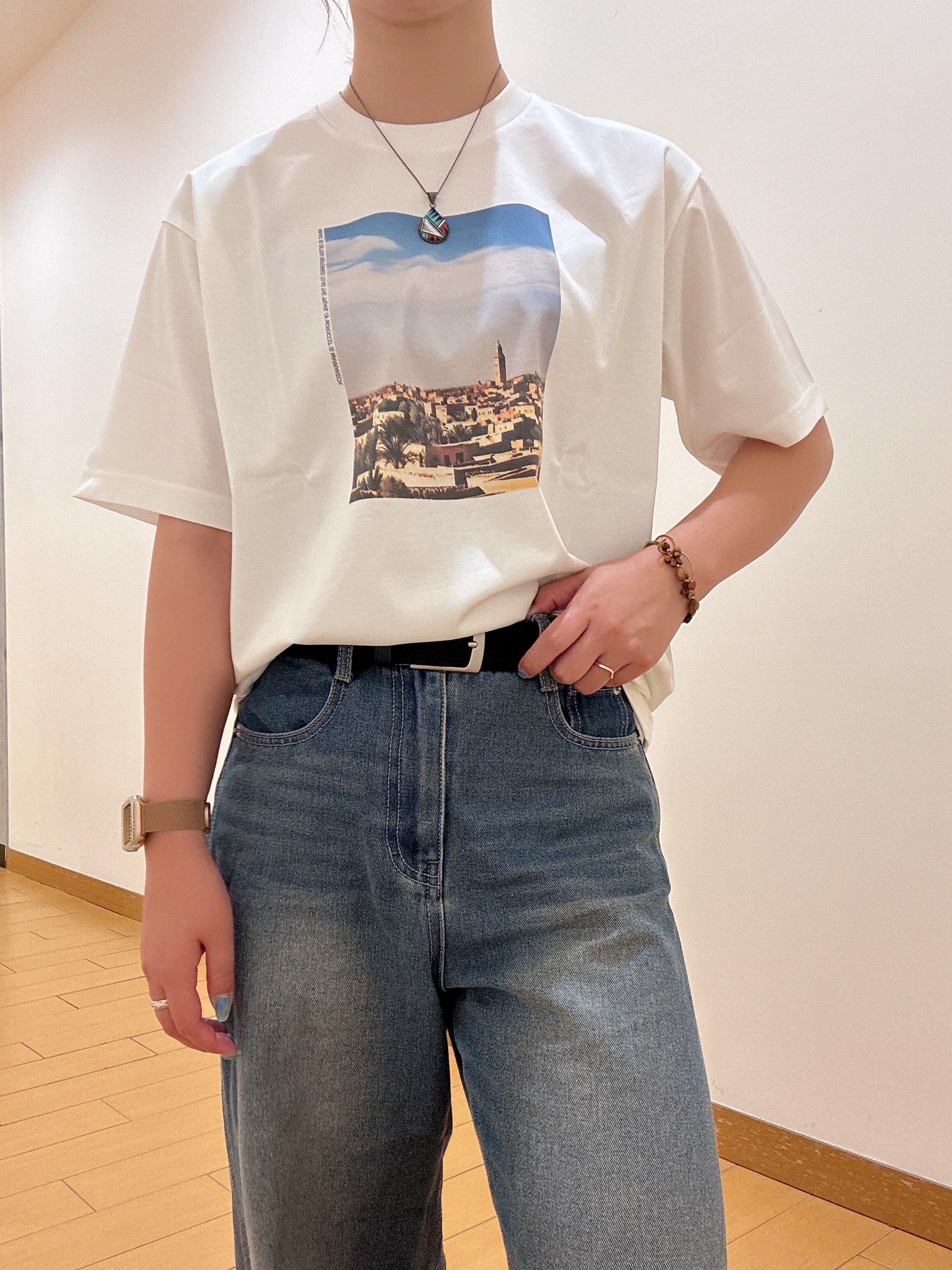 ヒナさんの「TAKEO KIKUCHI｜マラケシュ フォト Tシャツ」を使ったコーディネート