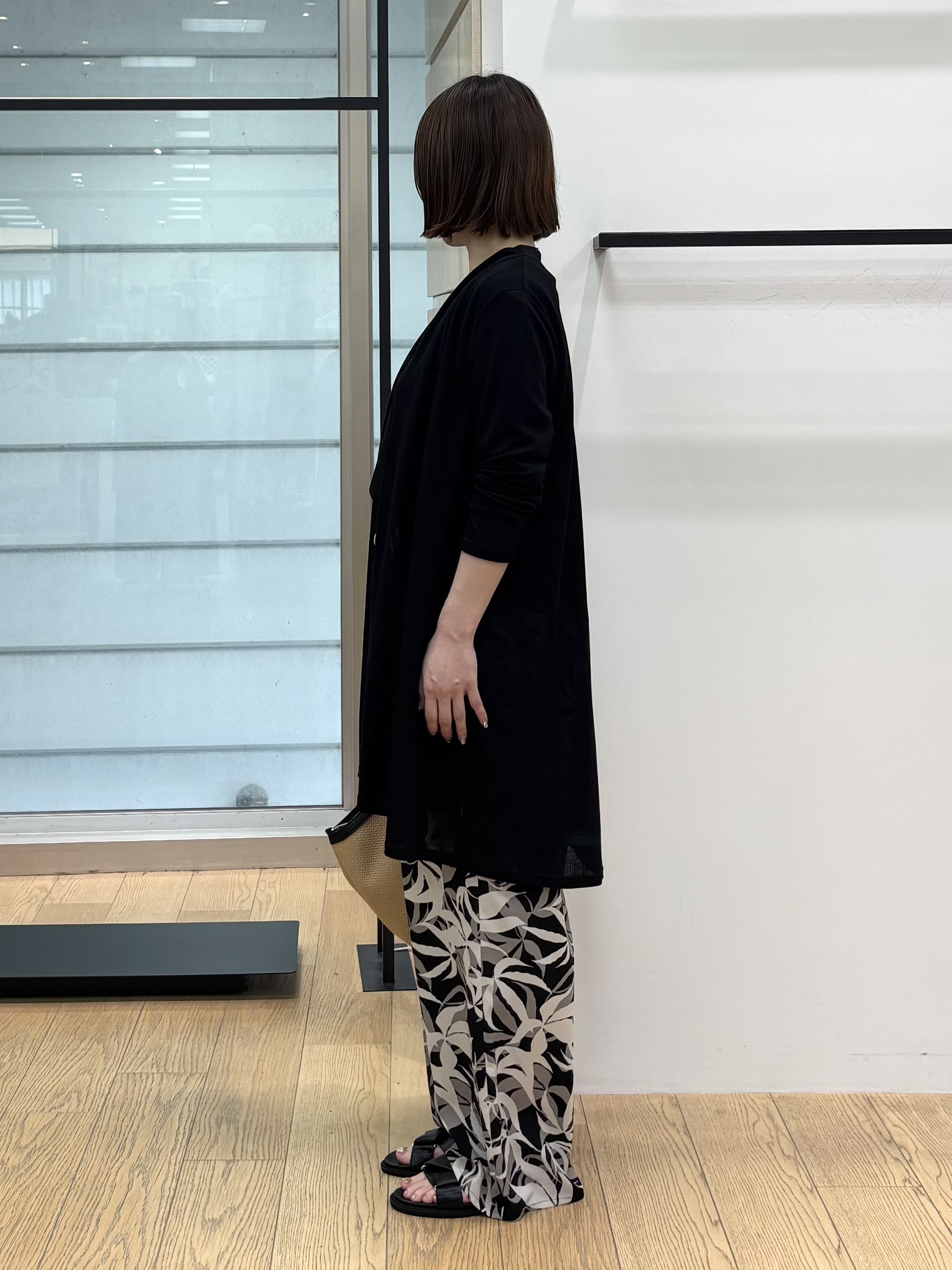 asamiさんの「INDIVI｜【さらに軽く軽快！／着る日傘】ドルマントップス」を使ったコーディネート