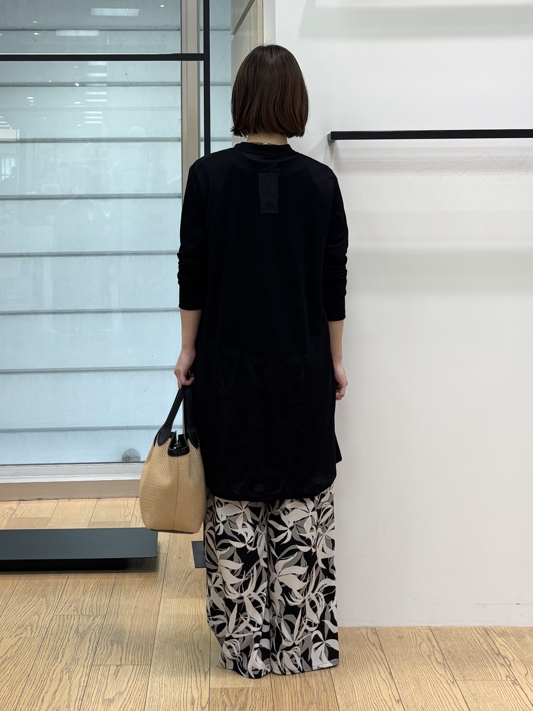 asamiさんの「INDIVI｜【さらに軽く軽快！／着る日傘】ドルマントップス」を使ったコーディネート