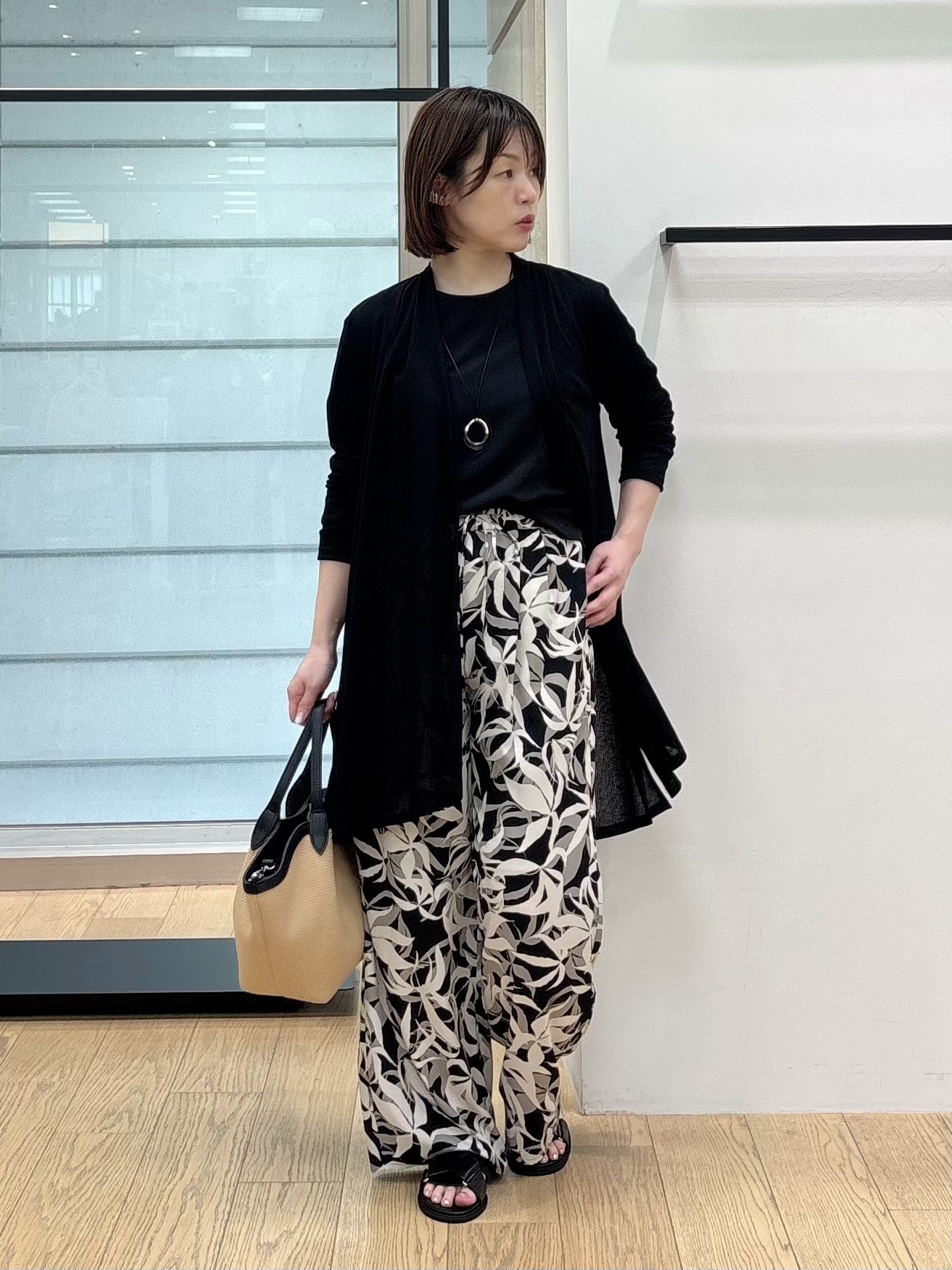 asamiさんの「INDIVI｜【さらに軽く軽快！／着る日傘】ドルマントップス」を使ったコーディネート