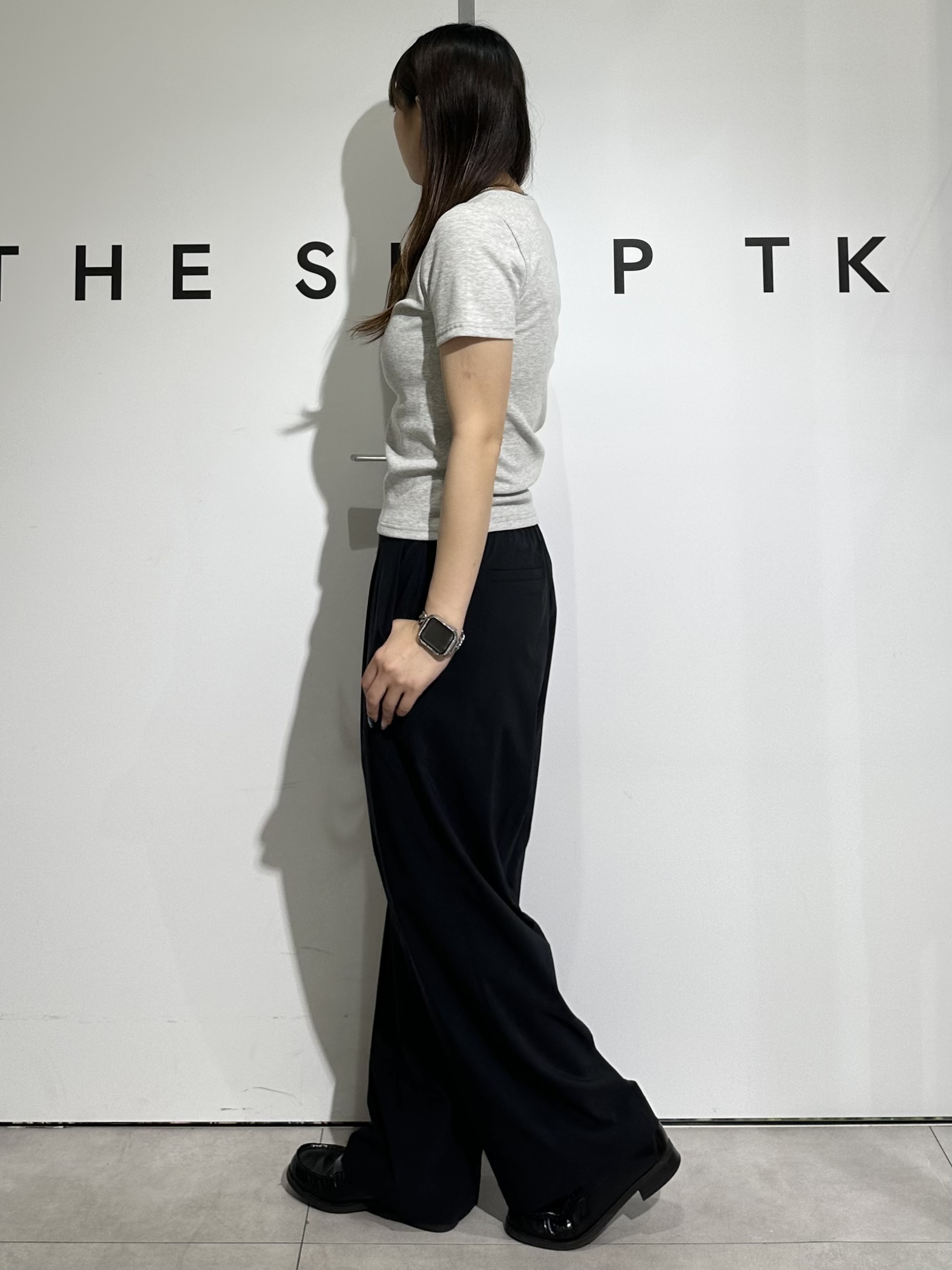 cottonさんの「THE SHOP TK｜ヘンリーネック ワンポイント刺繍トップス」を使ったコーディネート