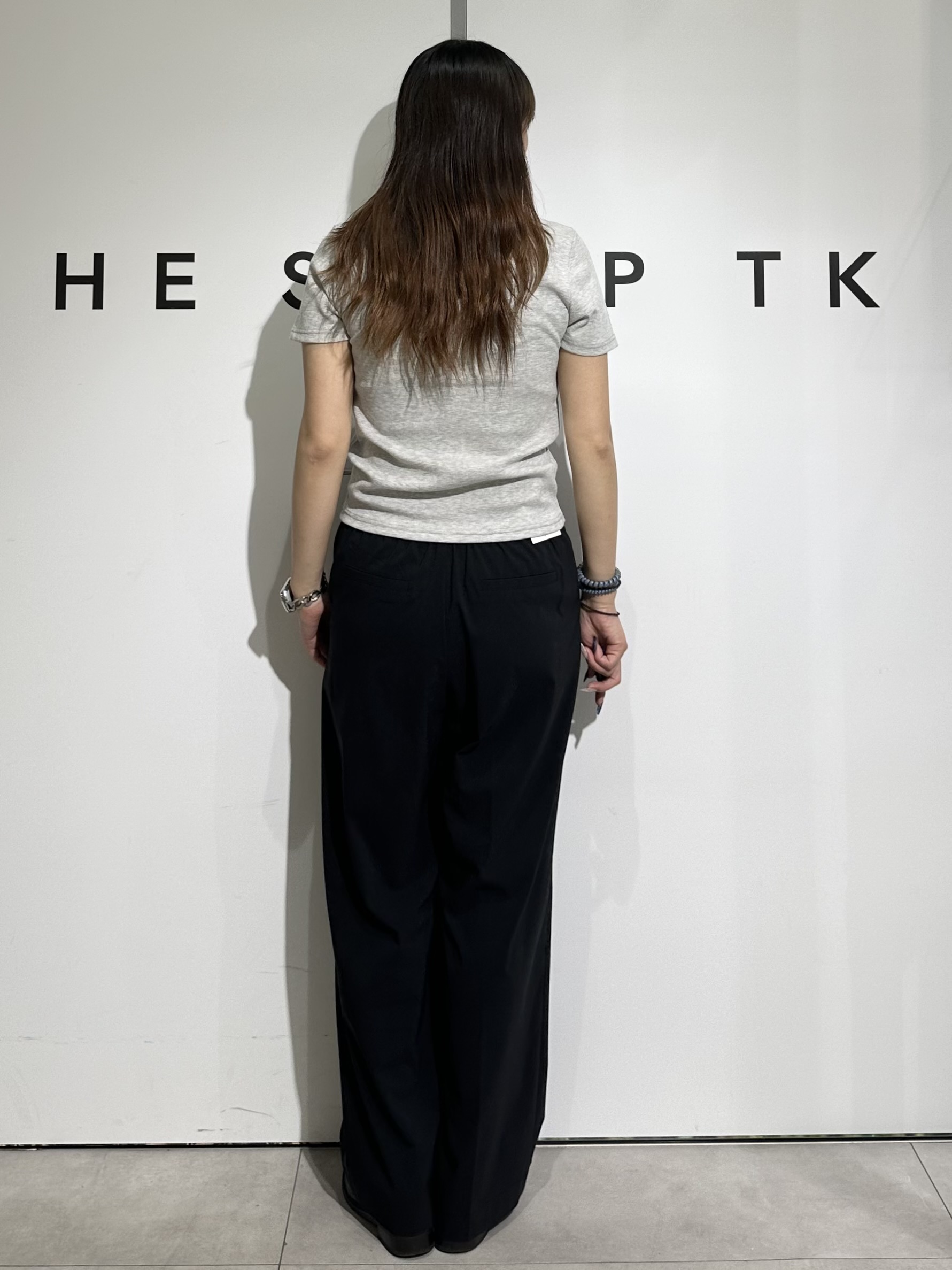 cottonさんの「THE SHOP TK｜ヘンリーネック ワンポイント刺繍トップス」を使ったコーディネート