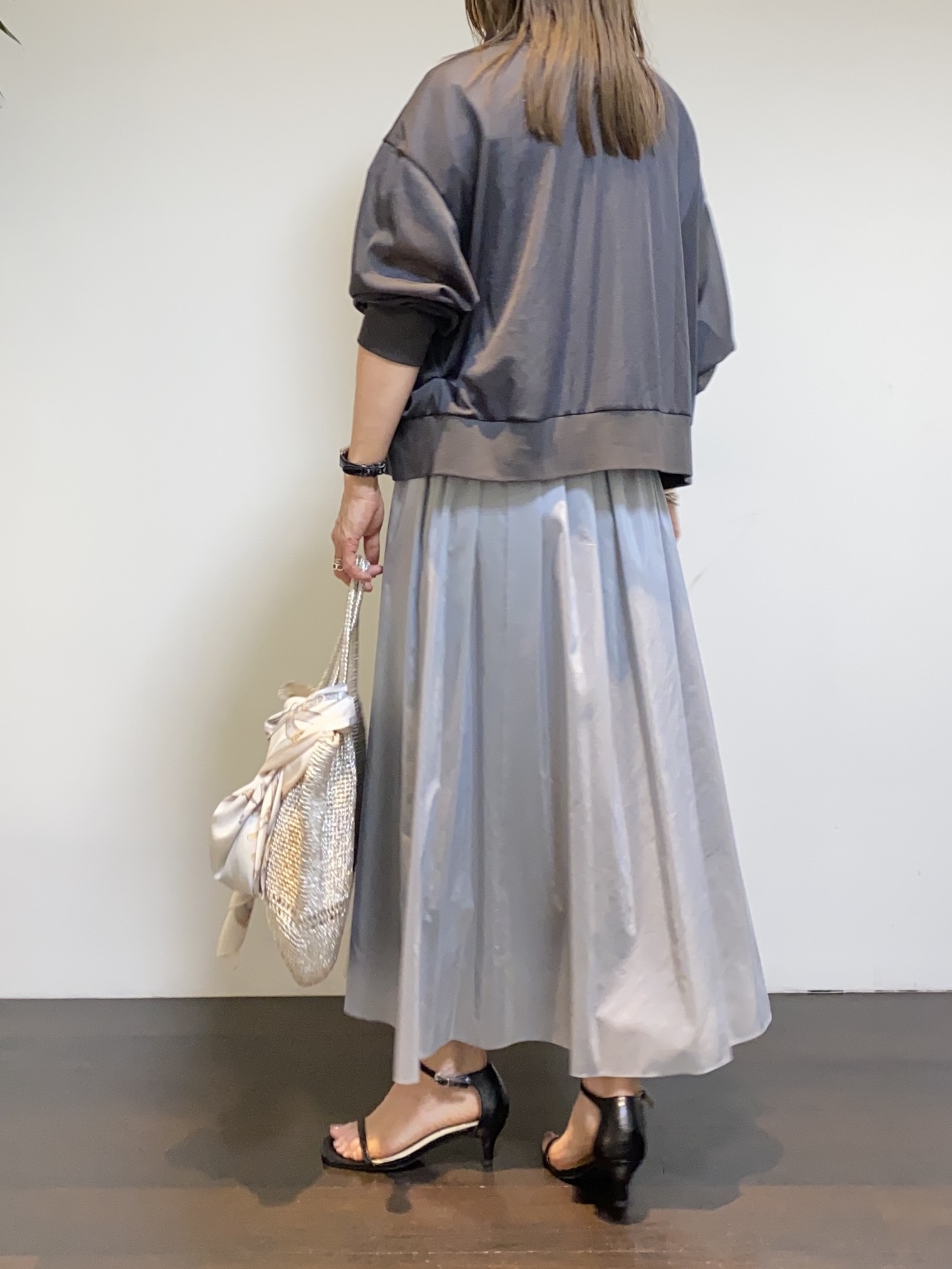 tomoさんの「UNTITLED｜【7色展開/ゆったり/ショート丈】シアートリコットカーディガン」を使ったコーディネート