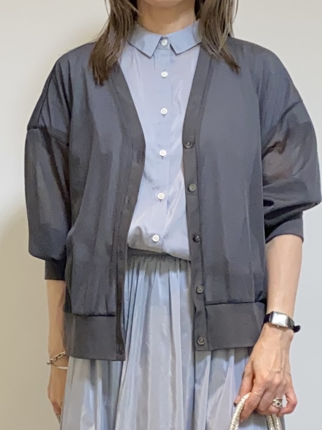 tomoさんの「UNTITLED｜【7色展開/ゆったり/ショート丈】シアートリコットカーディガン」を使ったコーディネート
