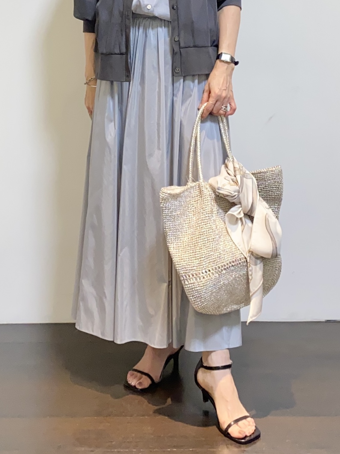 tomoさんの「UNTITLED｜【7色展開/ゆったり/ショート丈】シアートリコットカーディガン」を使ったコーディネート