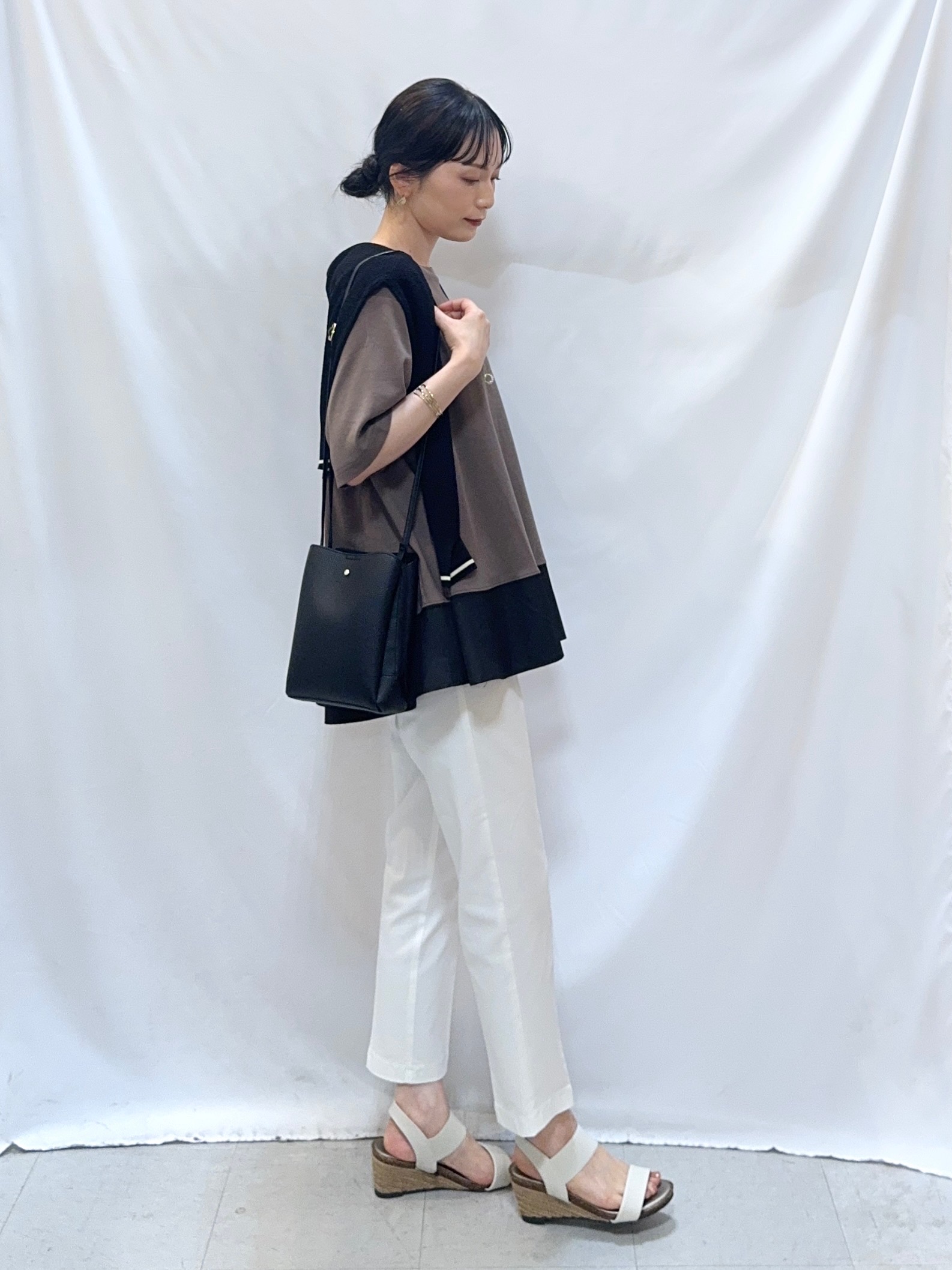 𝐇𝐢𝐫𝐨𝐦𝐢さんの「SHOO･LA･RUE｜【S-LL/洗濯機可】さらっとタッチ ほんのりシアーカーディガン」を使ったコーディネート