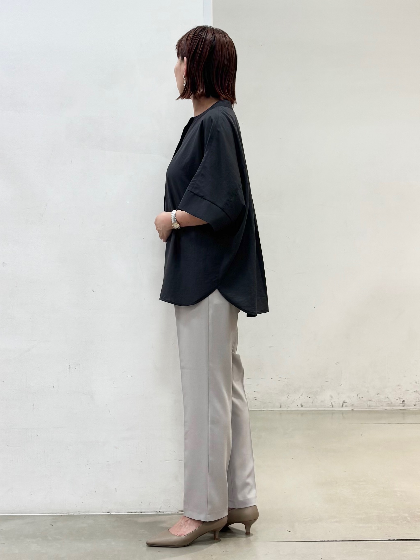 fujiさんの「THE SHOP TK｜【高レビュー/体型カバー】さらっと快適 ドルマン5分袖ブラウス」を使ったコーディネート