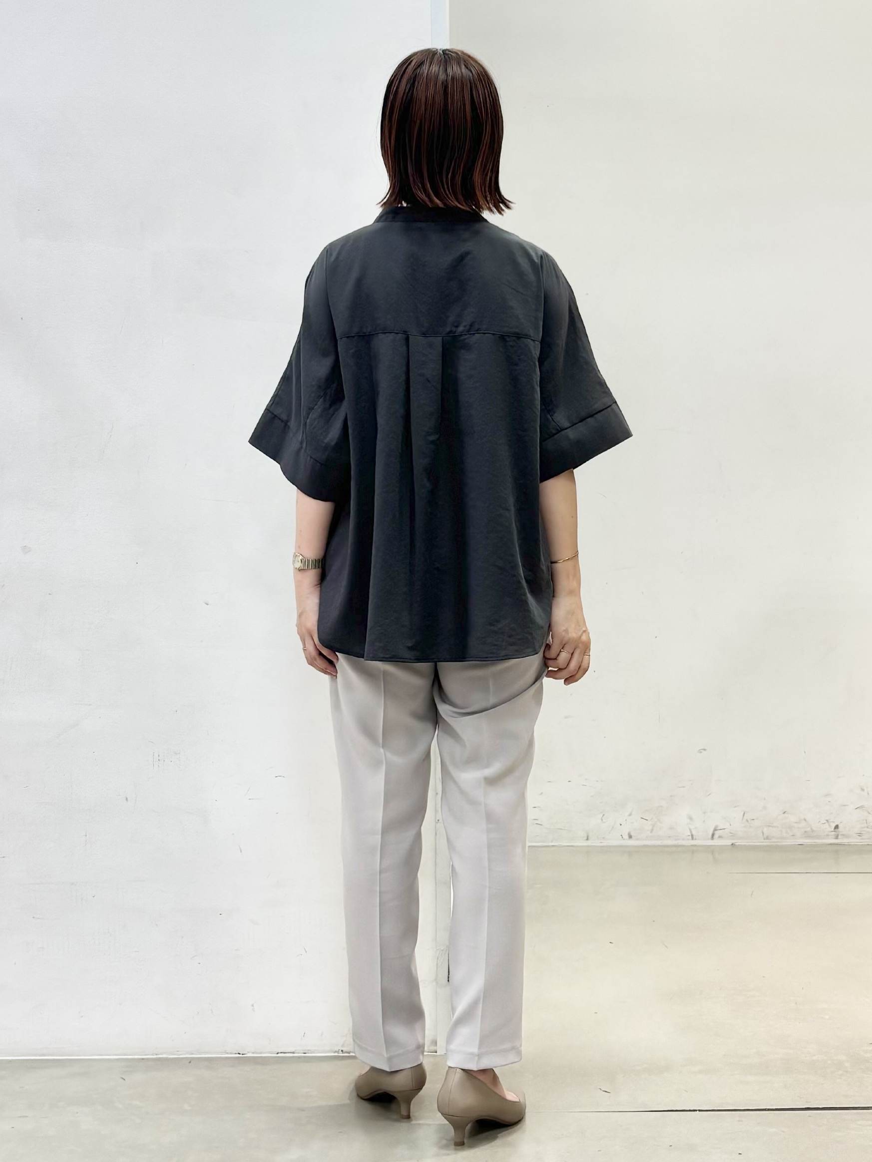 fujiさんの「THE SHOP TK｜【高レビュー/体型カバー】さらっと快適 ドルマン5分袖ブラウス」を使ったコーディネート