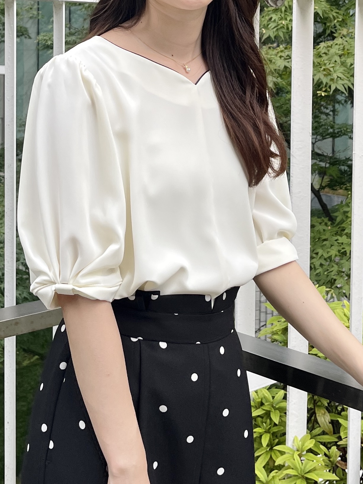 はばさんの「Couture brooch｜【2WAY・洗える】サスペンダー付き ハイウエストパンツ」を使ったコーディネート