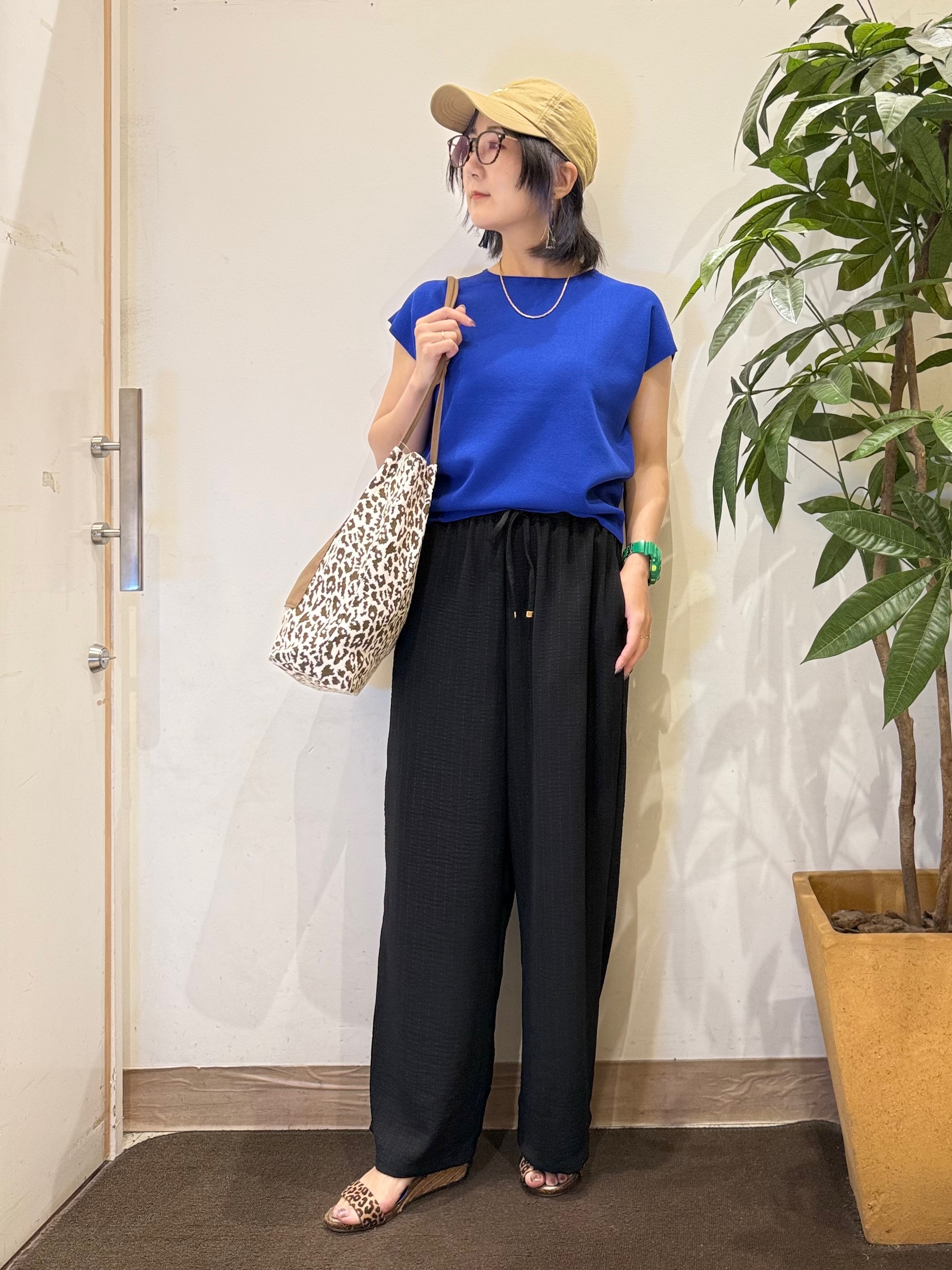 misakiさんの「SHOO･LA･RUE｜【ひんやり/洗濯機可/S-LL】インせず着られる 大人シンプルサマーニット」を使ったコーディネート