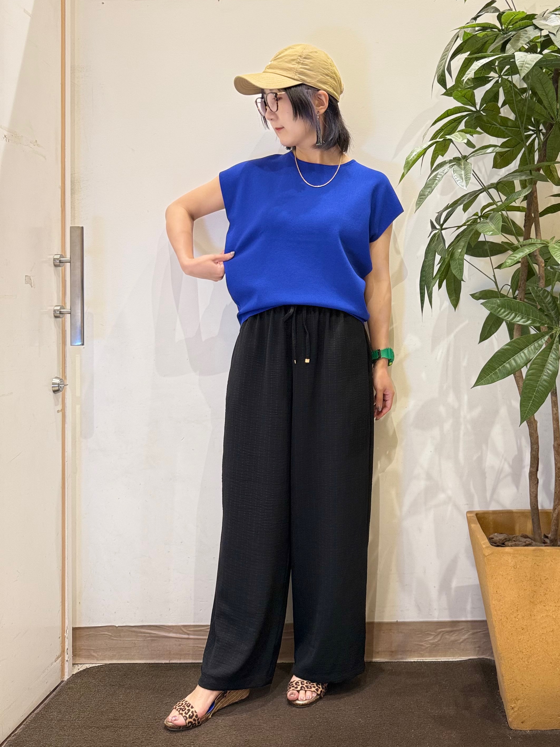misakiさんの「SHOO･LA･RUE｜【ひんやり/洗濯機可/S-LL】インせず着られる 大人シンプルサマーニット」を使ったコーディネート