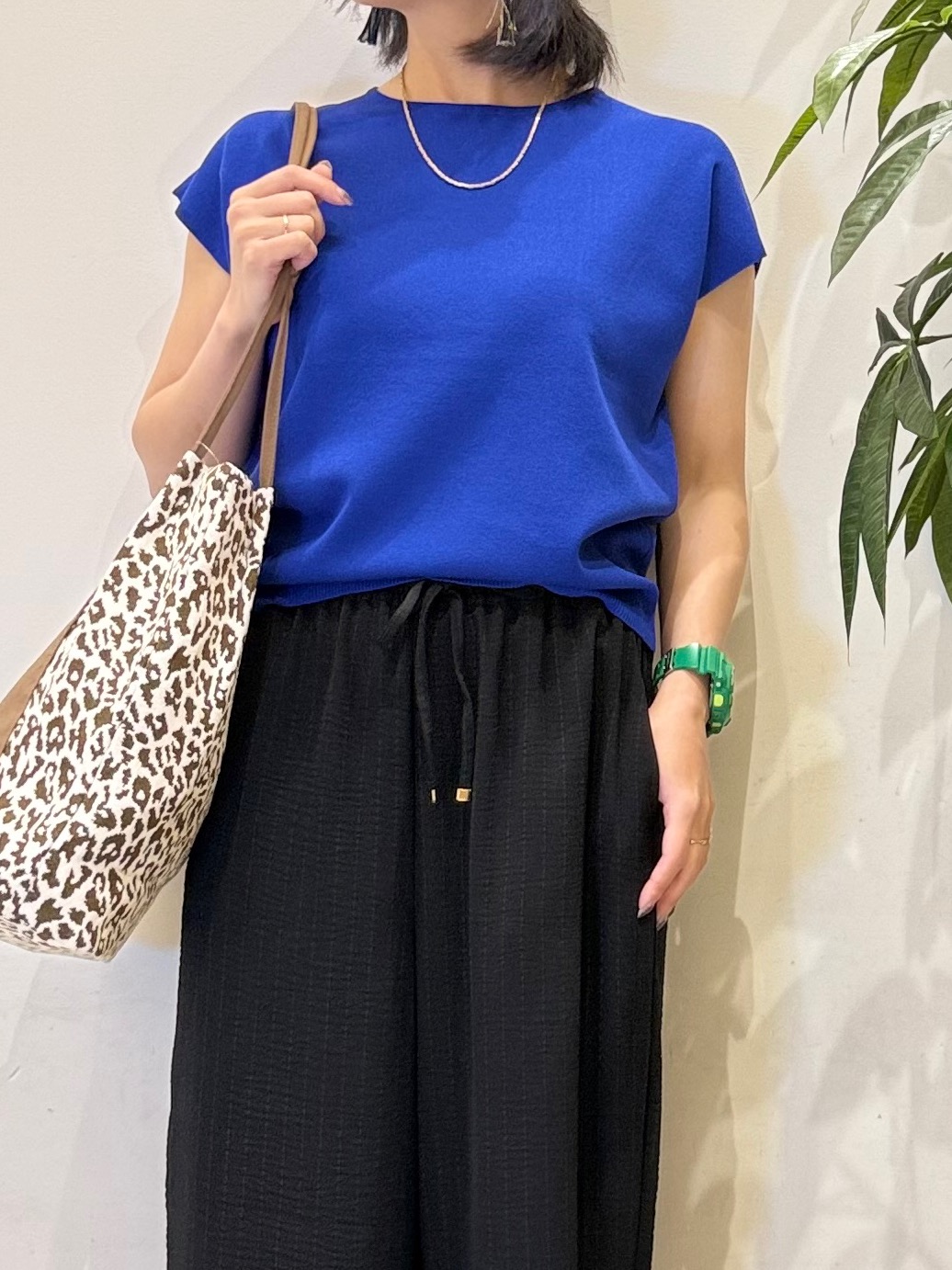 misakiさんの「SHOO･LA･RUE｜【ひんやり/洗濯機可/S-LL】インせず着られる 大人シンプルサマーニット」を使ったコーディネート