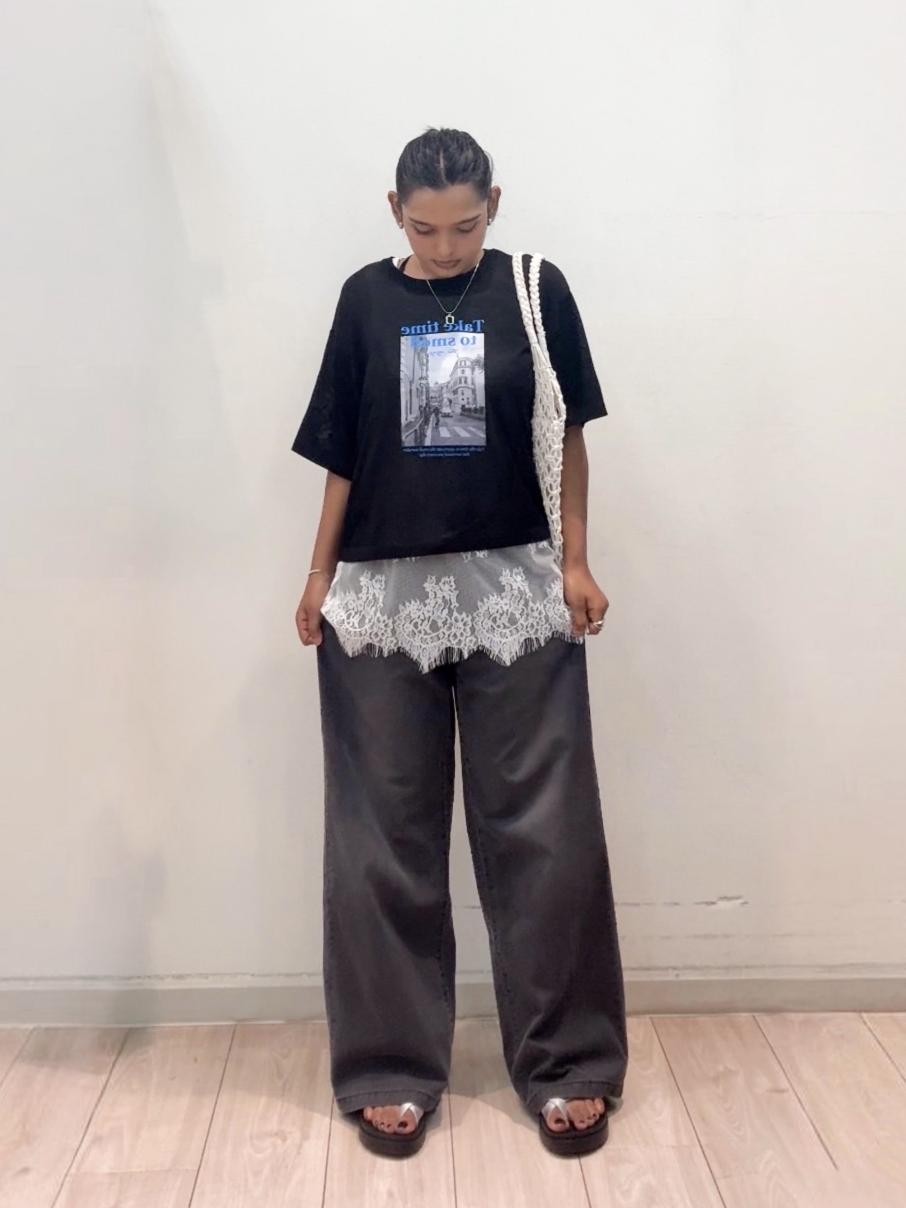 オノエさんの「SHOO･LA･RUE｜【体型カバー】程よい透け感 デザインアソート 5分袖シアーニット」を使ったコーディネート