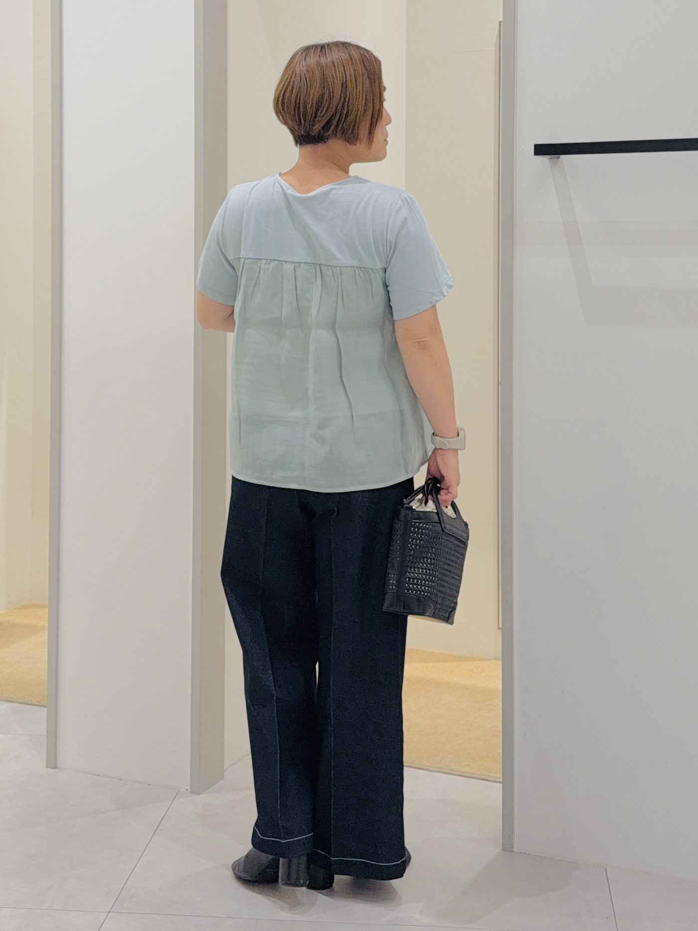 タナさんの「THE SHOP TK｜【ひんやり／吸水速乾／UV】ビスチェ風 切り替えTシャツ」を使ったコーディネート