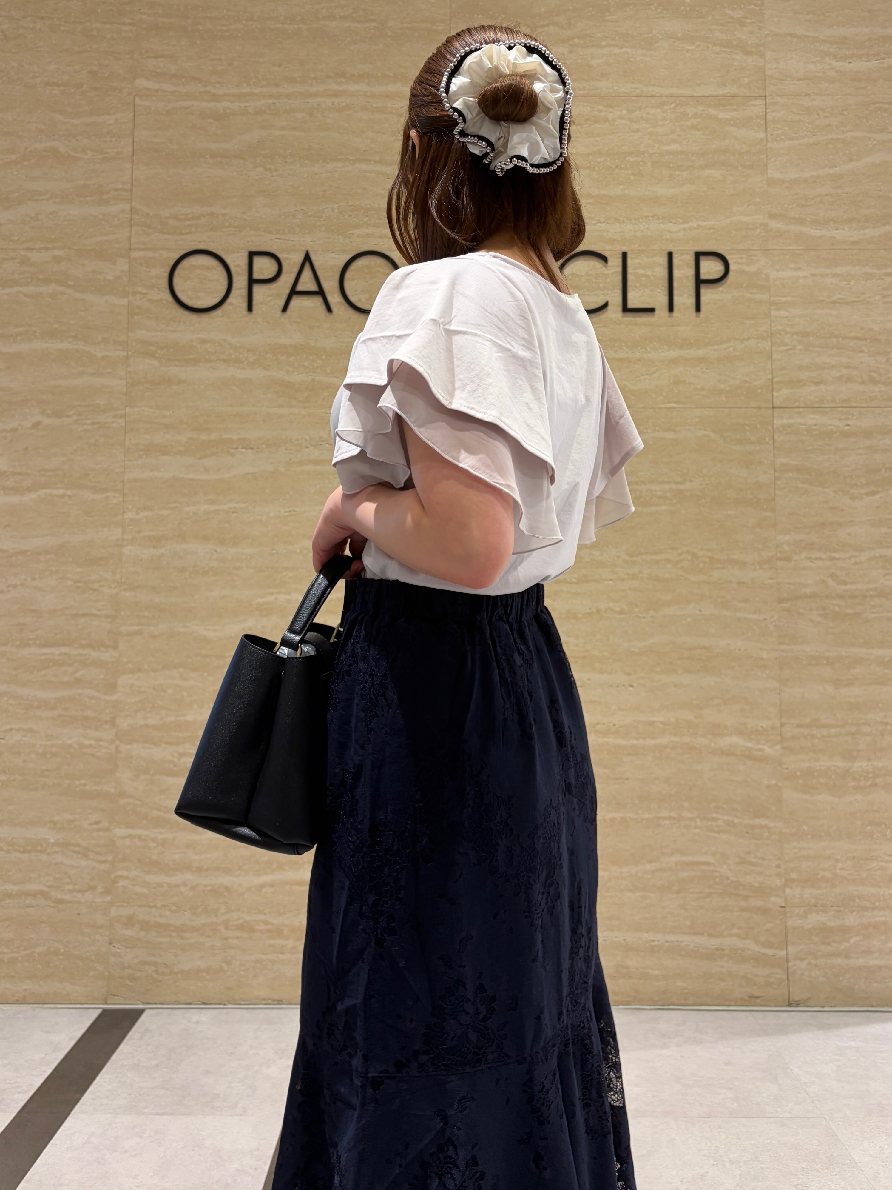 yiさんの「OPAQUE.CLIP｜【接触冷感／UVケア】シフォンフリルドッキングトップス《洗濯機OK》」を使ったコーディネート