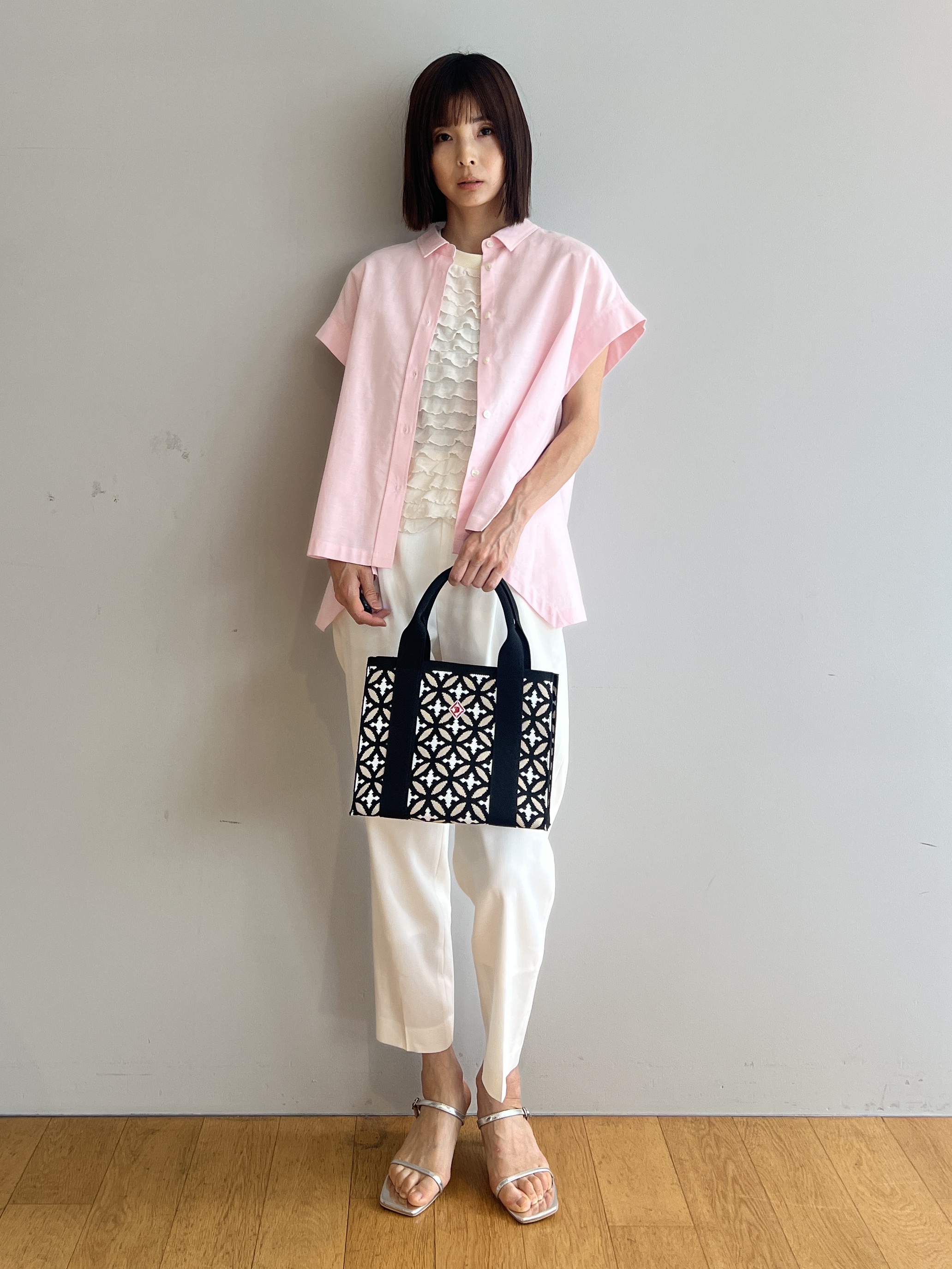 misaさんの「DRESSTERIOR｜【ウォッシャブル】コットンリネン テーパードパンツ」を使ったコーディネート