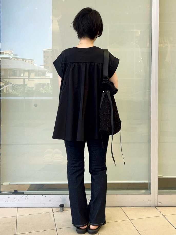 yo-koさんの「OPAQUE.CLIP｜【接触冷感】バックフレアドッキングカットソー《洗濯機OK》」を使ったコーディネート