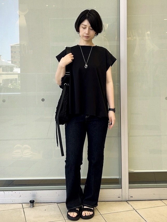 yo-koさんの「OPAQUE.CLIP｜【接触冷感】バックフレアドッキングカットソー《洗濯機OK》」を使ったコーディネート