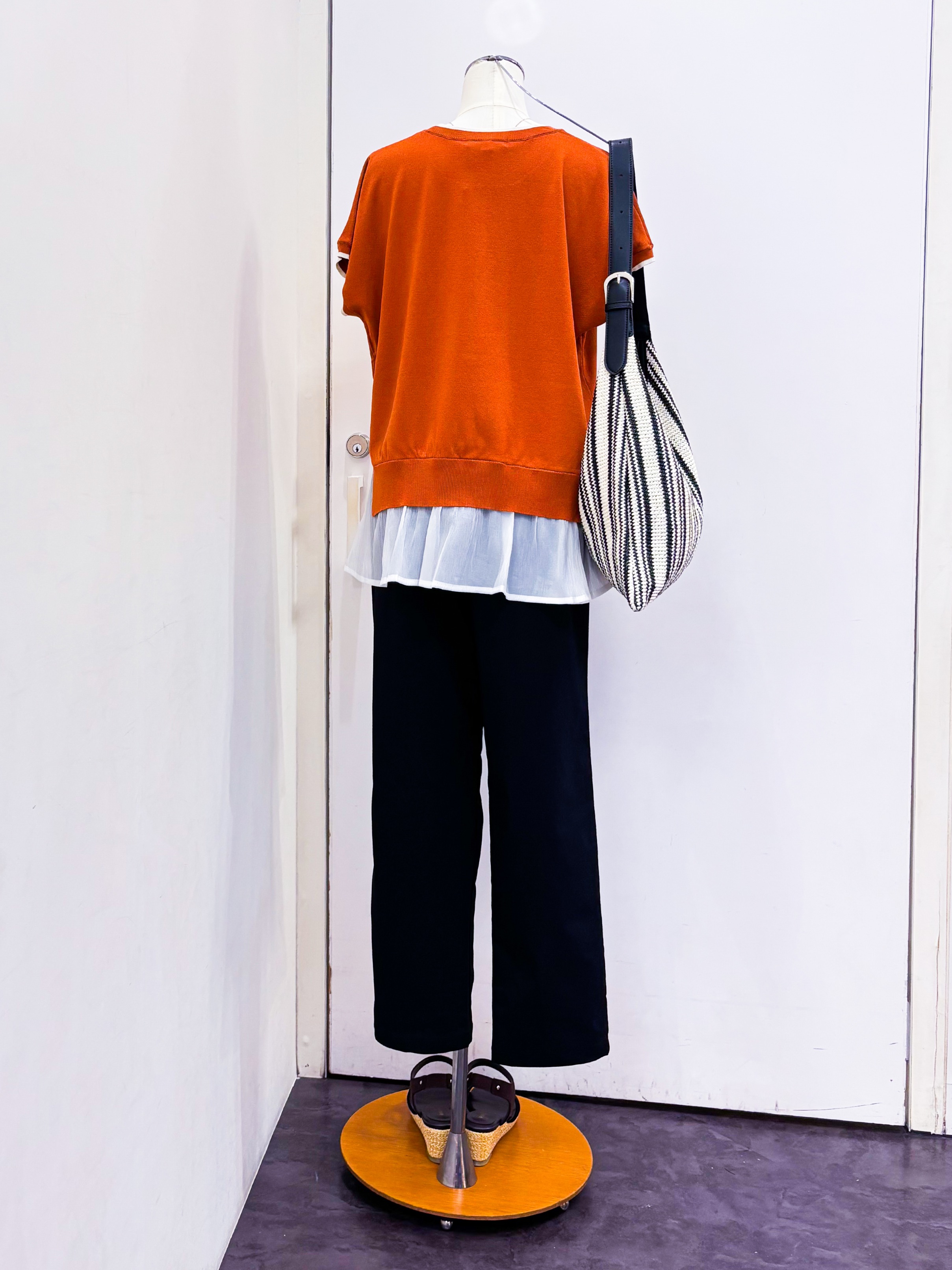 yukariさんの「grove｜人気デザインが夏verで登場！【体型カバー】裾レイヤードニット」を使ったコーディネート