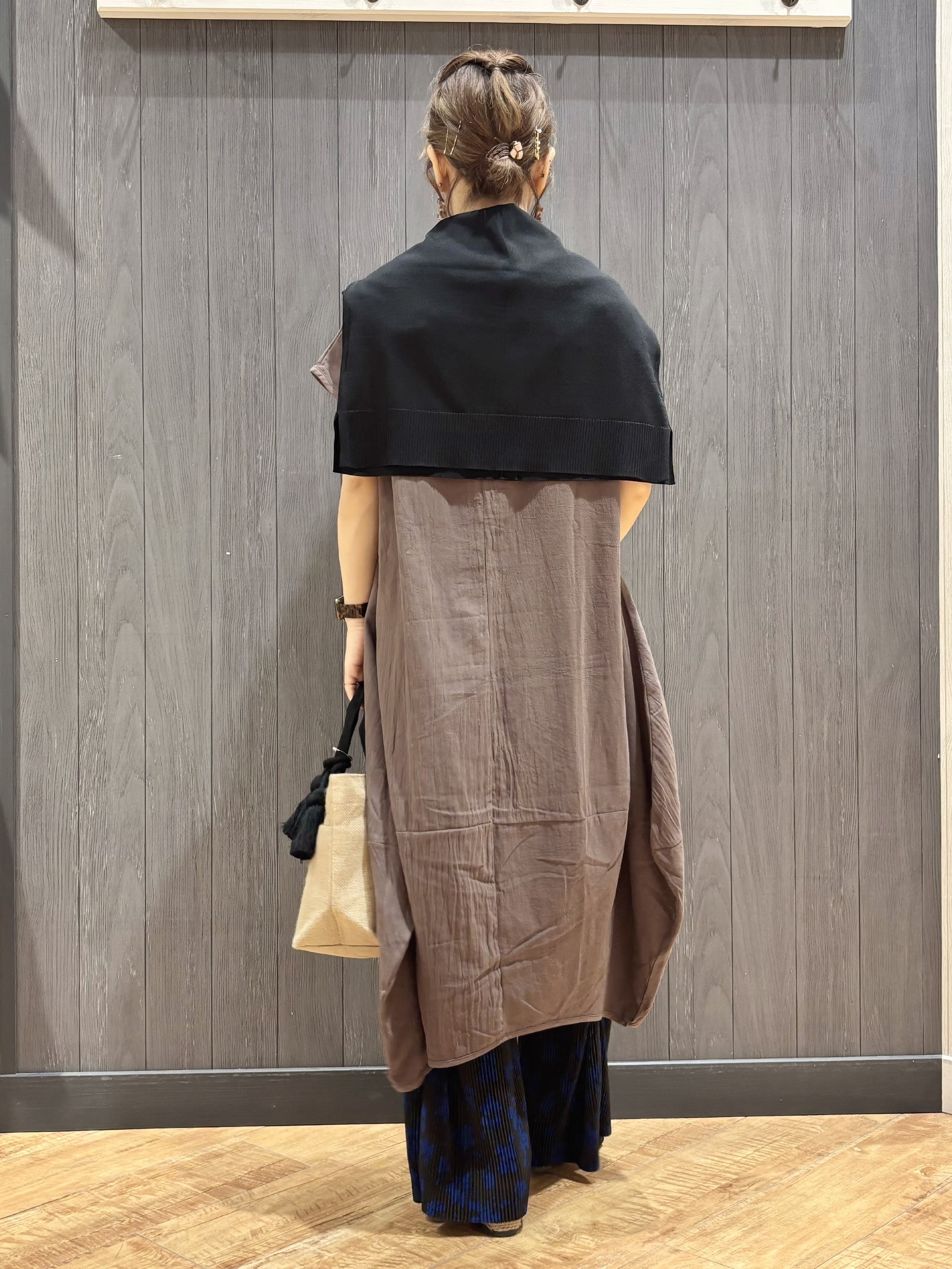 meiさんの「SHOO･LA･RUE｜【S-LL/洗濯機可/体型カバー】ふんわりラインが女性らしい コクーンワンピース」を使ったコーディネート