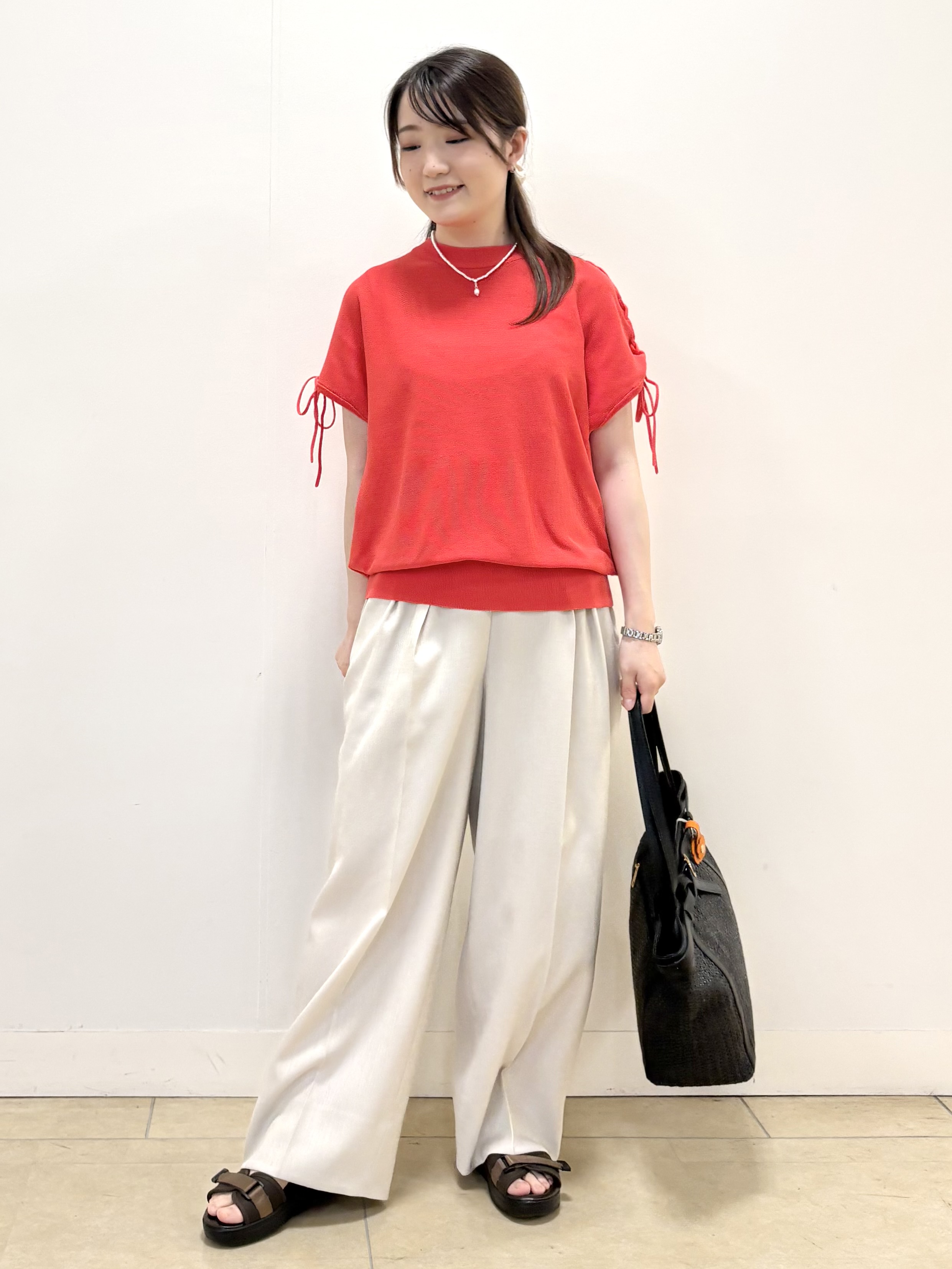 mikiさんの「Reflect｜レースアップスリーブデザインニット」を使ったコーディネート