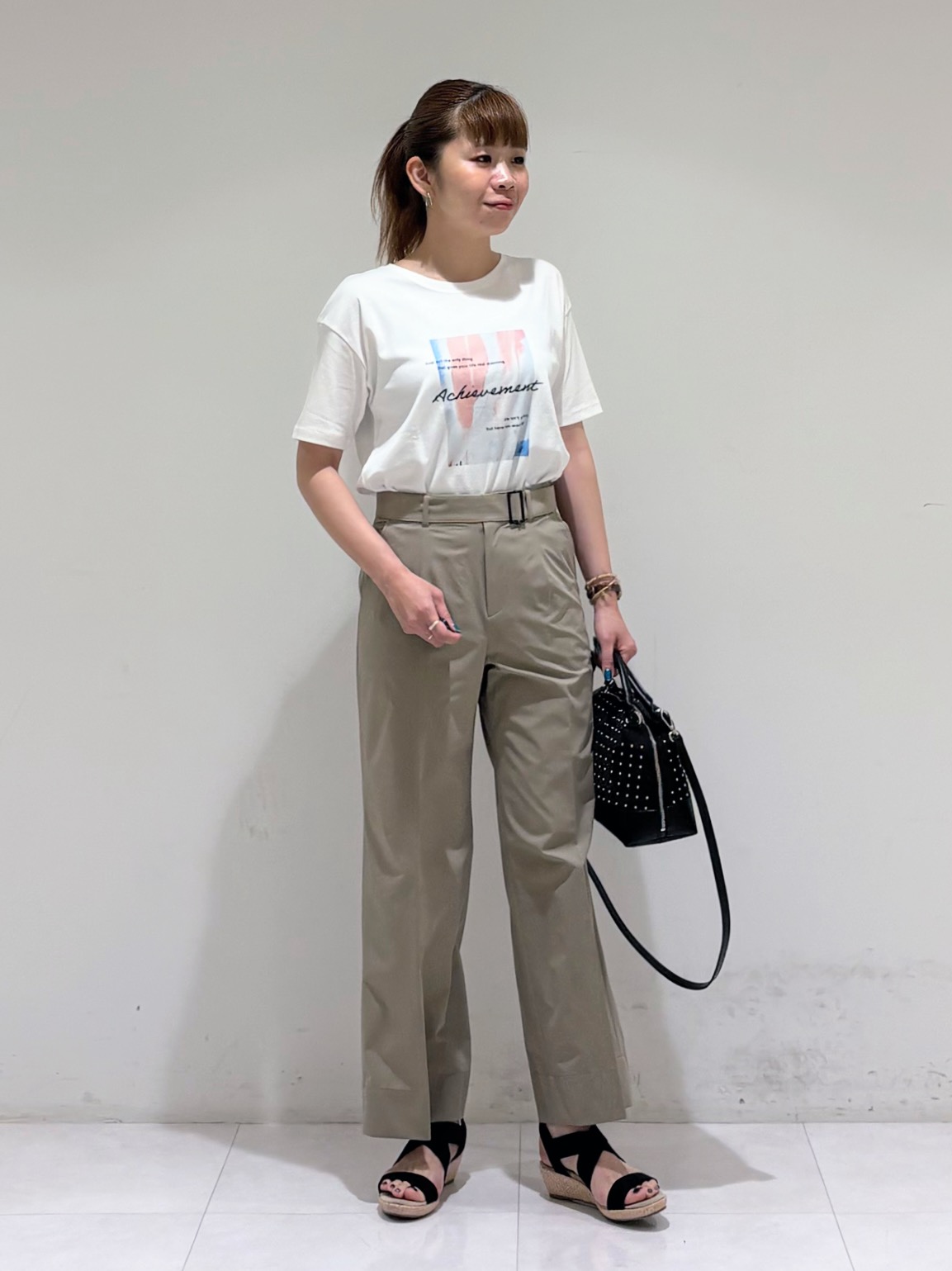 tsuyuさんの「INDIVI｜【楽ちん出し入れ】ミニスタッズ 2WAYハンドバッグ」を使ったコーディネート