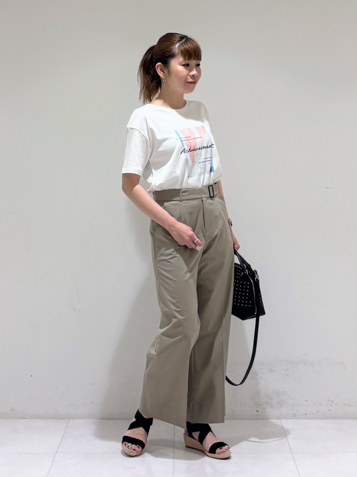 tsuyuさんの「INDIVI｜【楽ちん出し入れ】ミニスタッズ 2WAYハンドバッグ」を使ったコーディネート