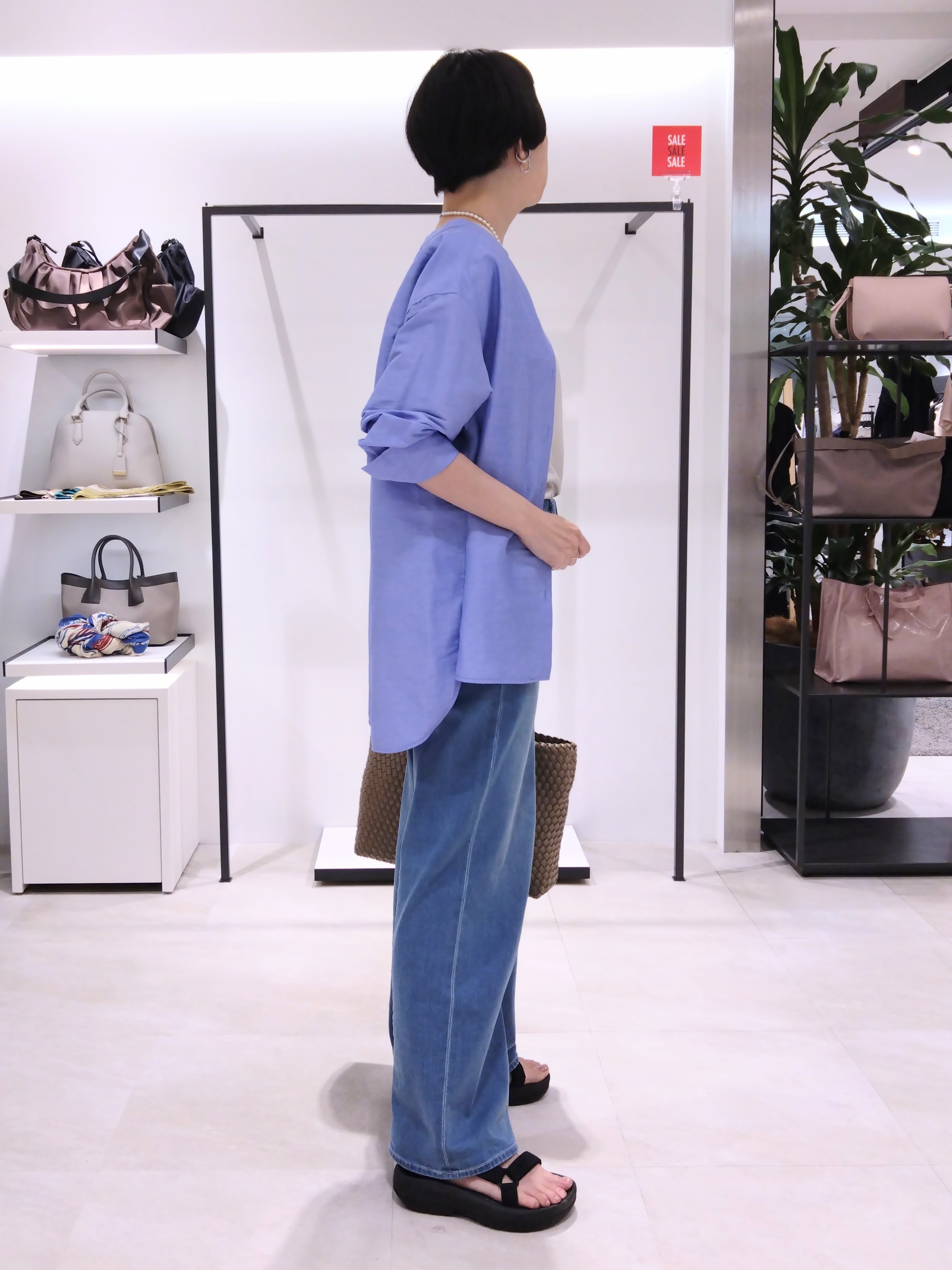 まちこさんの「UNTITLED｜リネンミックスバンドカラーシャツ」を使ったコーディネート