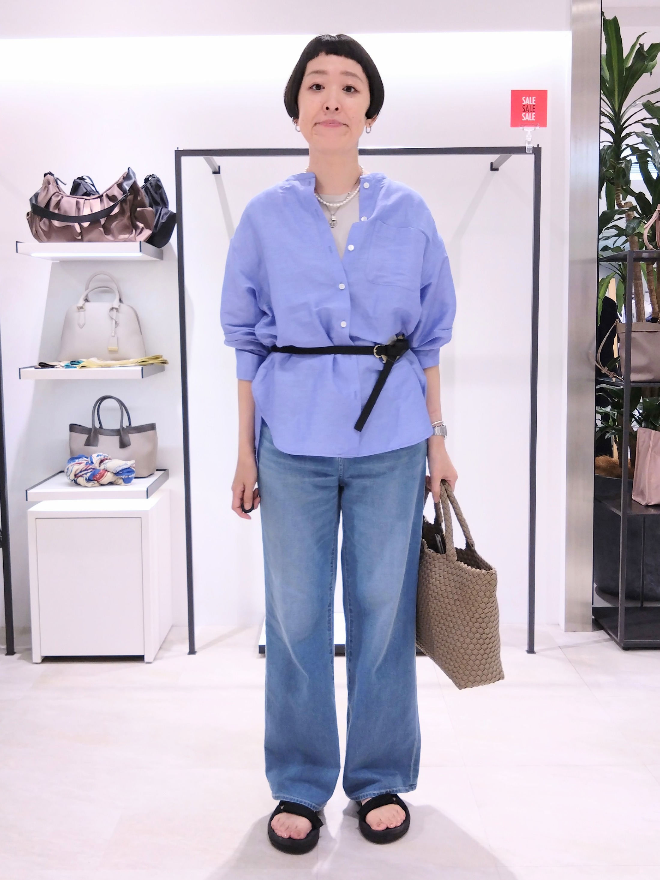 まちこさんの「UNTITLED｜リネンミックスバンドカラーシャツ」を使ったコーディネート