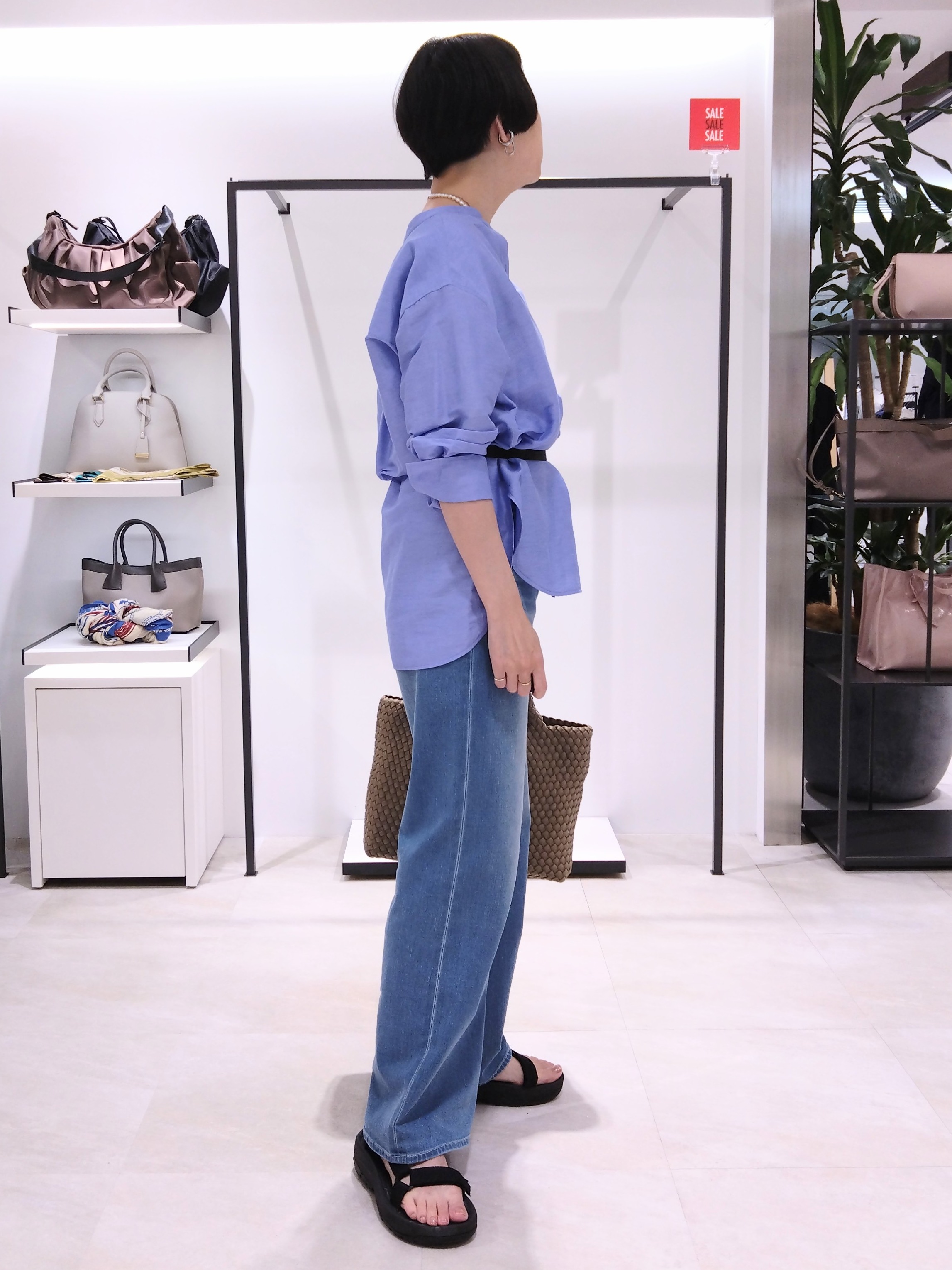 まちこさんの「UNTITLED｜リネンミックスバンドカラーシャツ」を使ったコーディネート