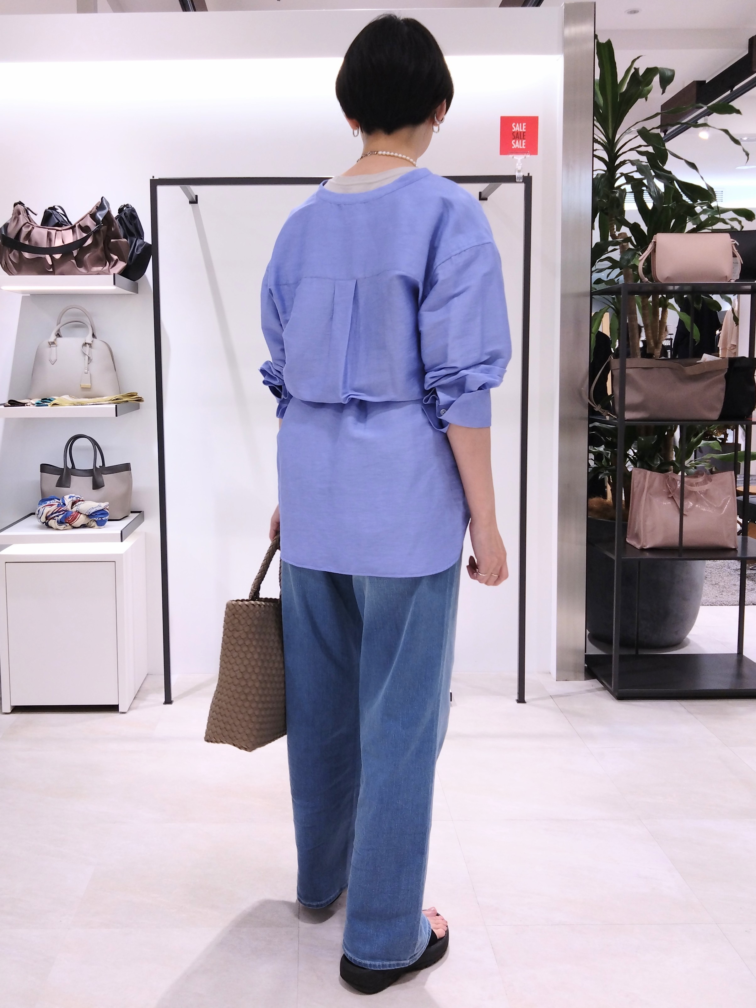 まちこさんの「UNTITLED｜リネンミックスバンドカラーシャツ」を使ったコーディネート