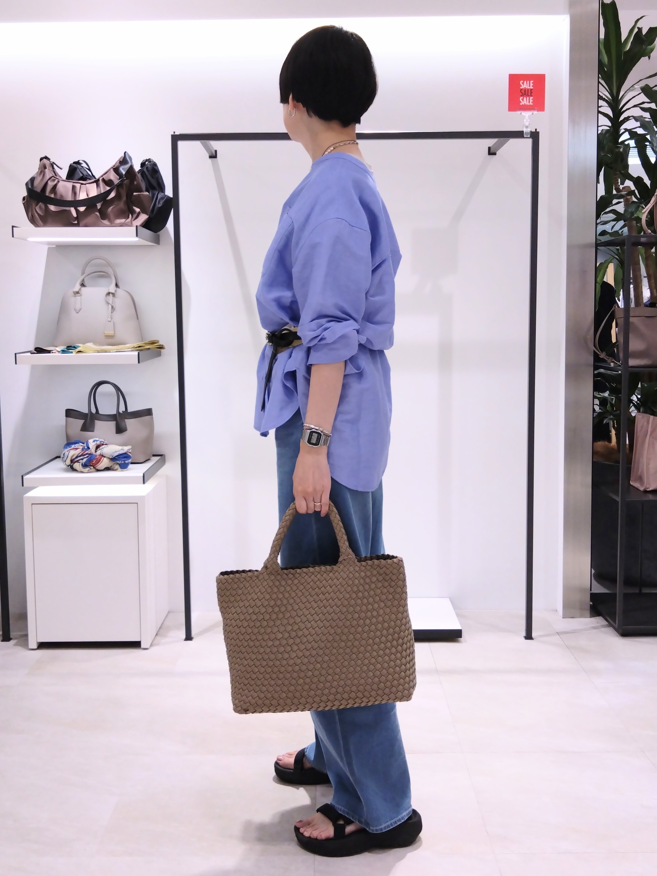 まちこさんの「UNTITLED｜リネンミックスバンドカラーシャツ」を使ったコーディネート