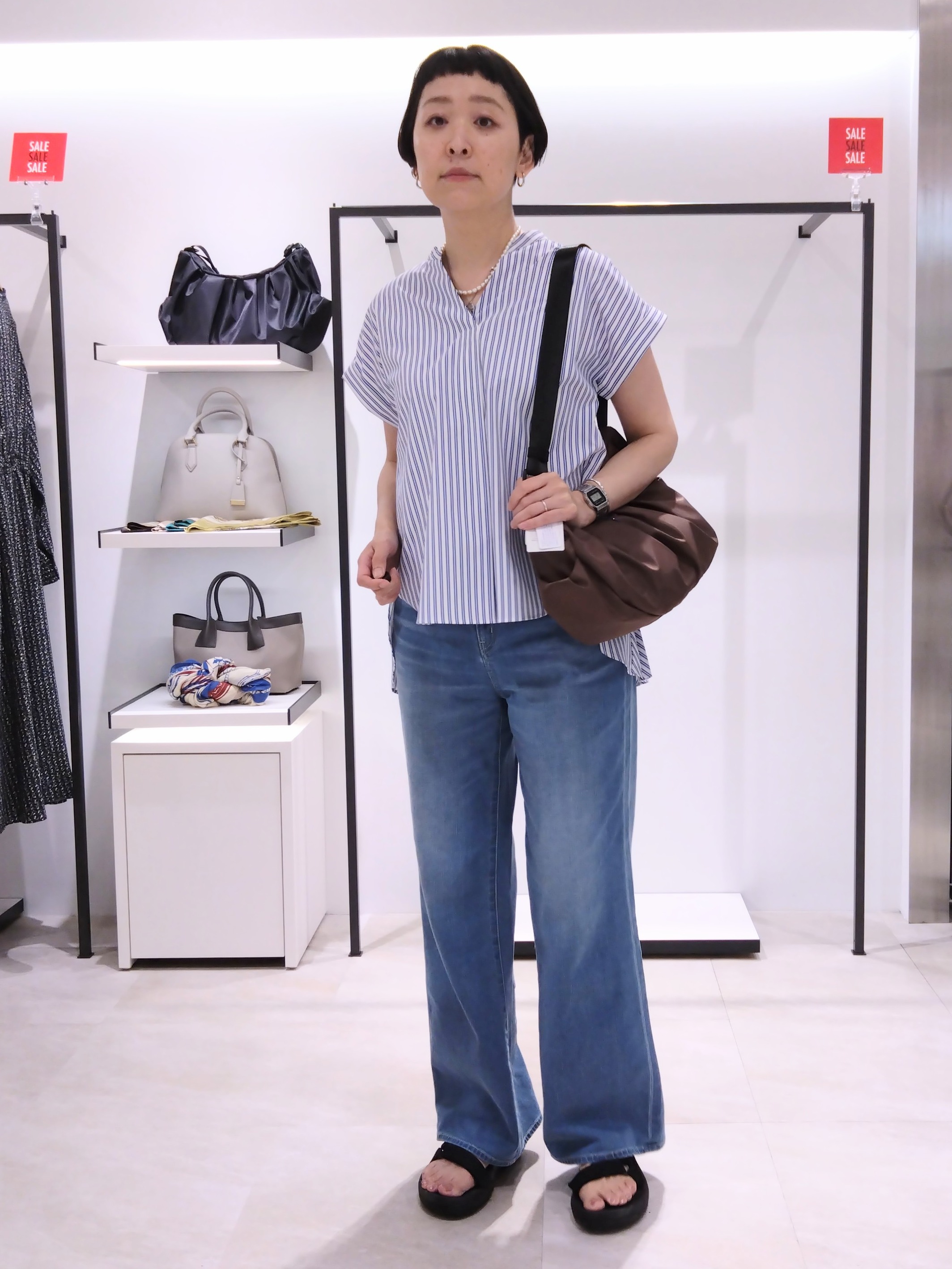まちこさんの「UNTITLED｜【多機能付き】バックプリーツデザインブラウス」を使ったコーディネート