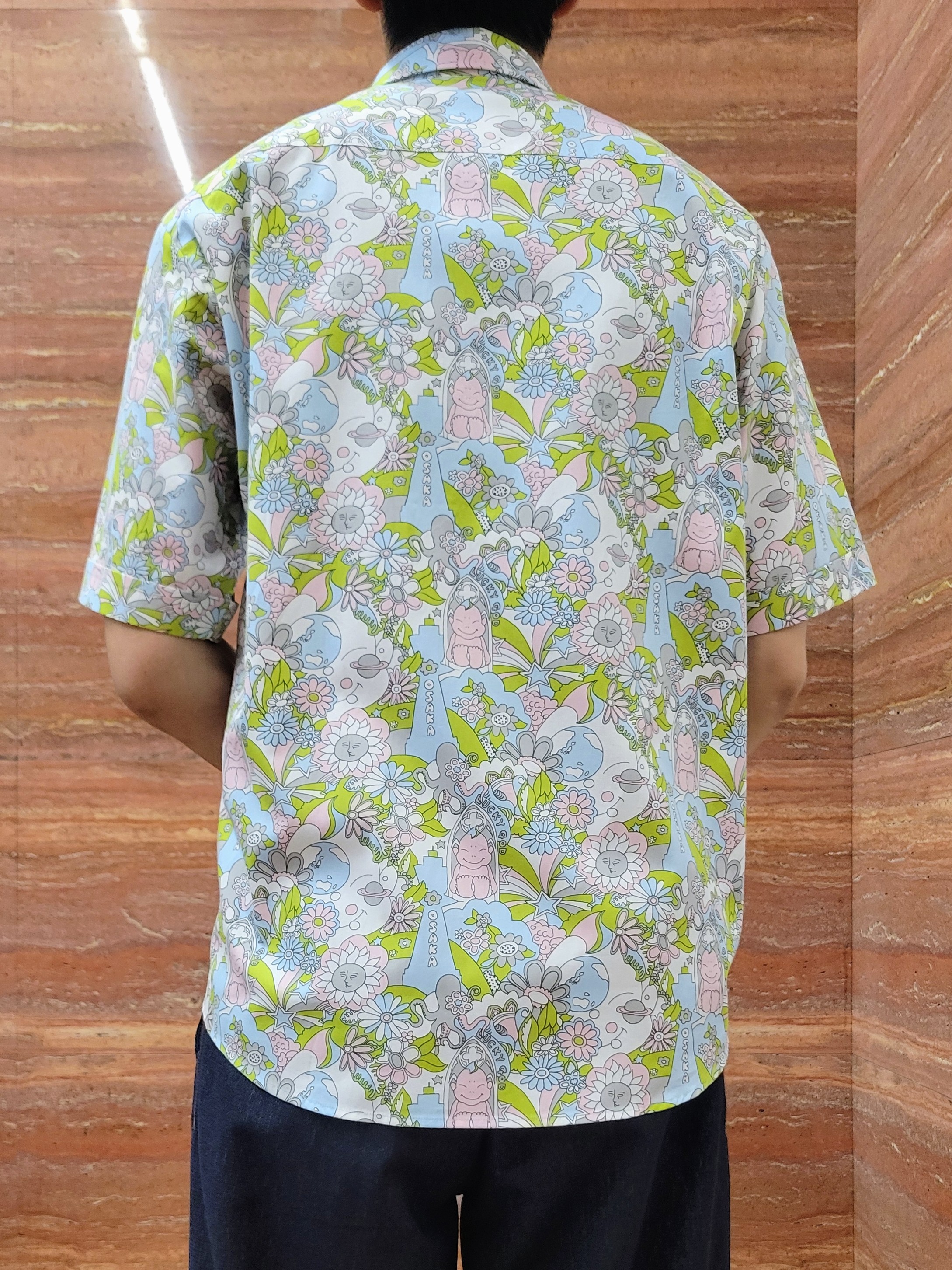 piroyaさんの「TAKEO KIKUCHI｜【BOWLER HAT LABEL】ビリケンさんプリント 半袖シャツ」を使ったコーディネート