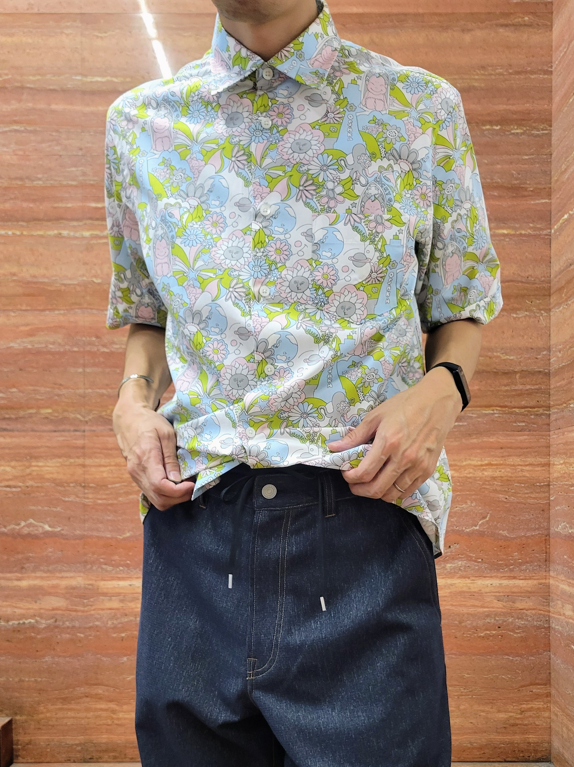 piroyaさんの「TAKEO KIKUCHI｜【BOWLER HAT LABEL】ビリケンさんプリント 半袖シャツ」を使ったコーディネート