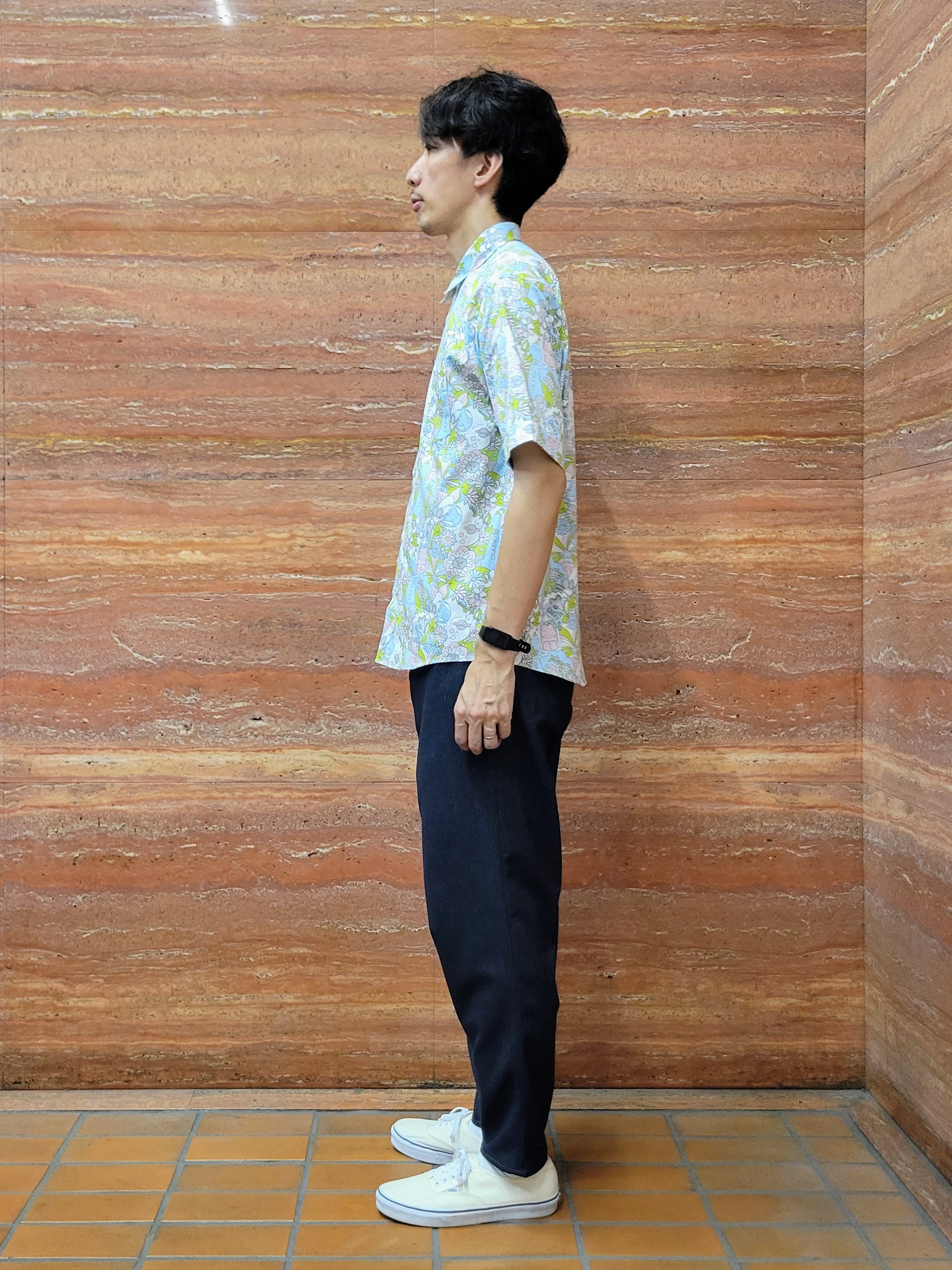 piroyaさんの「TAKEO KIKUCHI｜【BOWLER HAT LABEL】ビリケンさんプリント 半袖シャツ」を使ったコーディネート