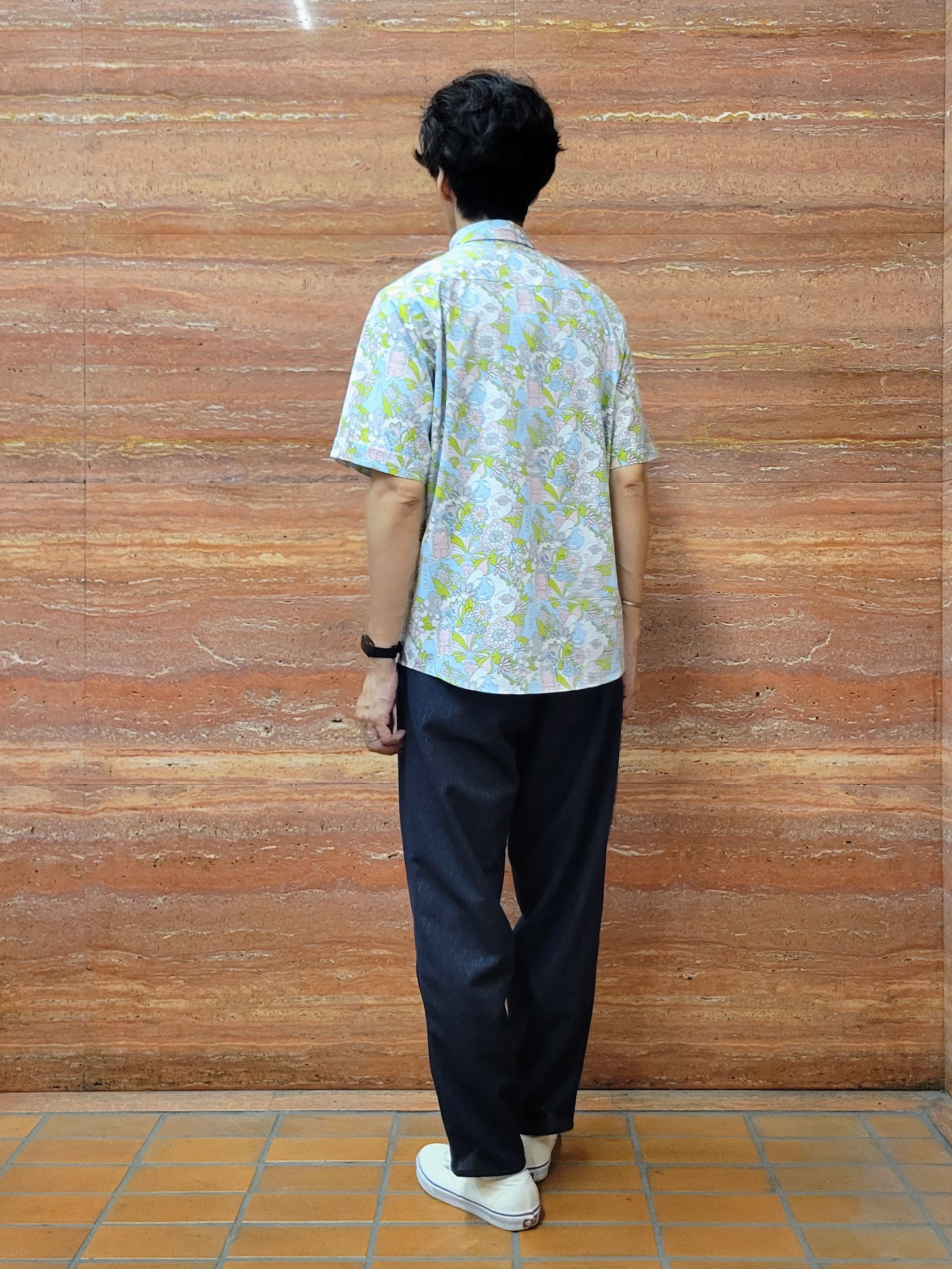 piroyaさんの「TAKEO KIKUCHI｜【BOWLER HAT LABEL】ビリケンさんプリント 半袖シャツ」を使ったコーディネート