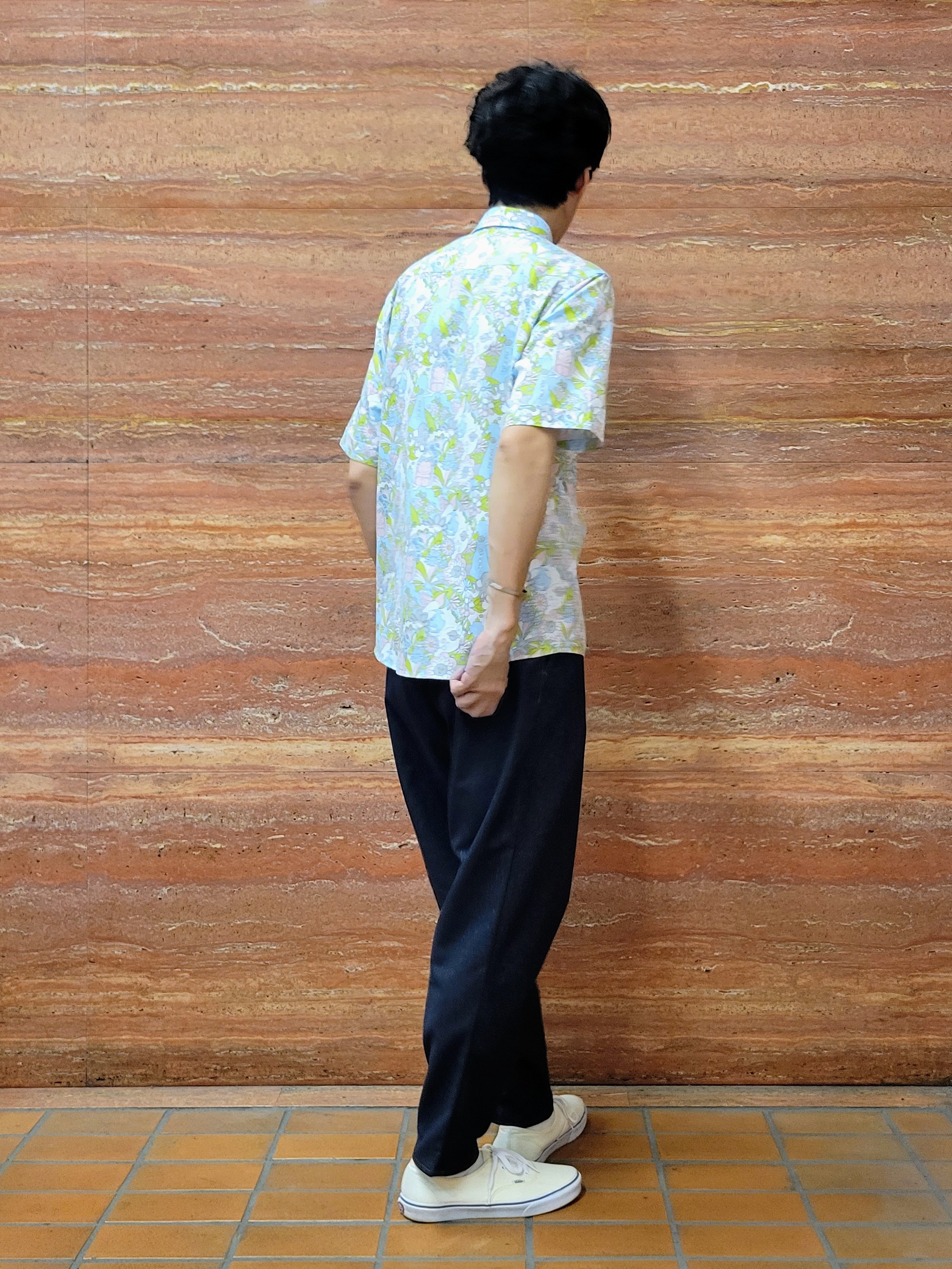 piroyaさんの「TAKEO KIKUCHI｜【BOWLER HAT LABEL】ビリケンさんプリント 半袖シャツ」を使ったコーディネート