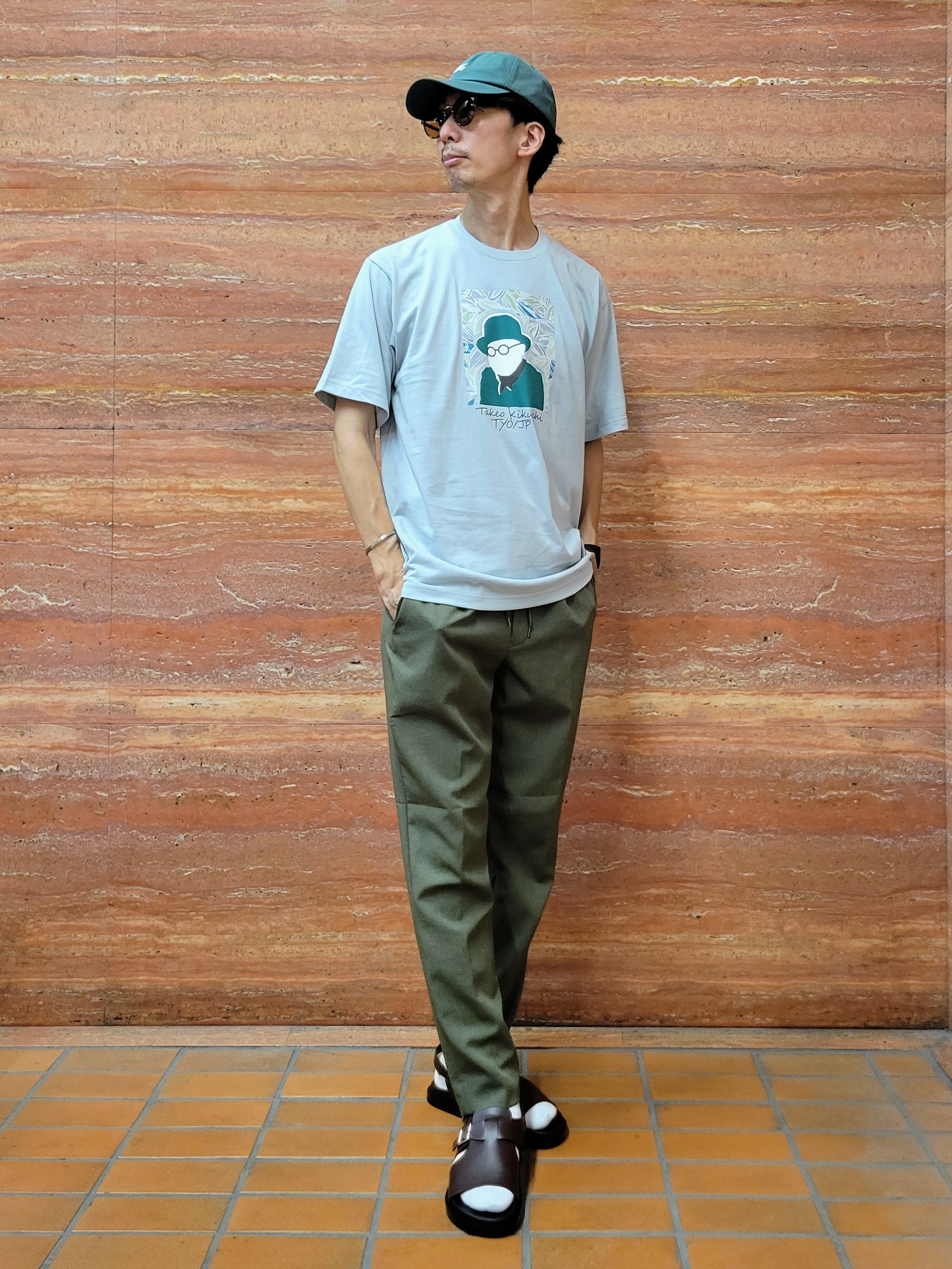 piroyaさんの「TAKEO KIKUCHI｜ポートレートアートＴシャツ」を使ったコーディネート