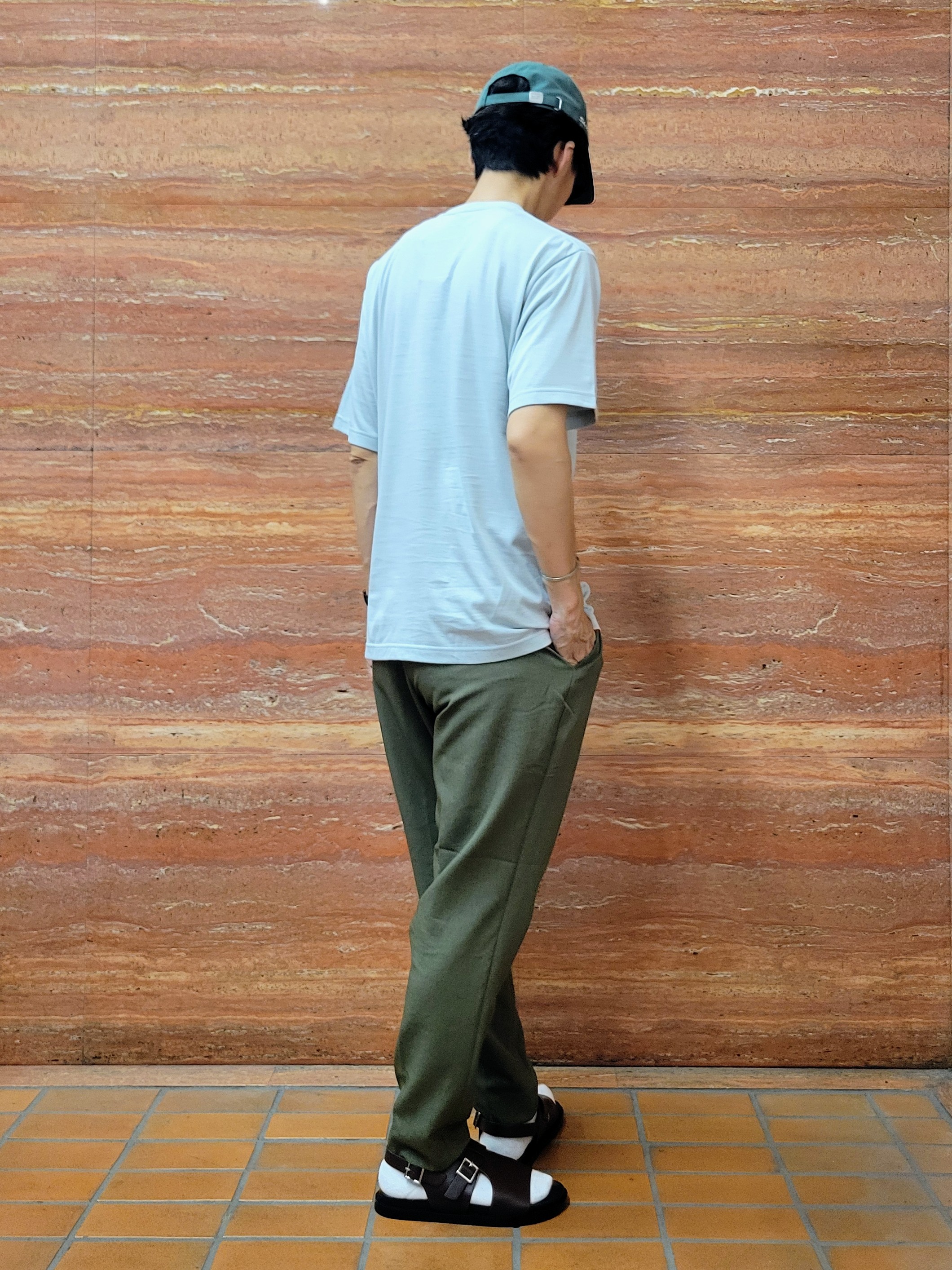 piroyaさんの「TAKEO KIKUCHI｜ポートレートアートＴシャツ」を使ったコーディネート