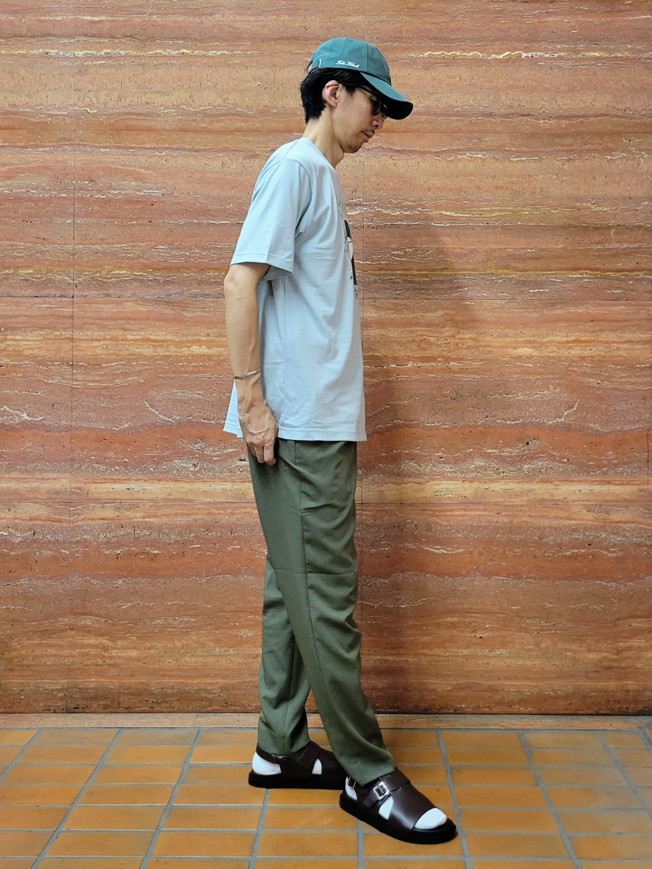 piroyaさんの「TAKEO KIKUCHI｜ポートレートアートＴシャツ」を使ったコーディネート